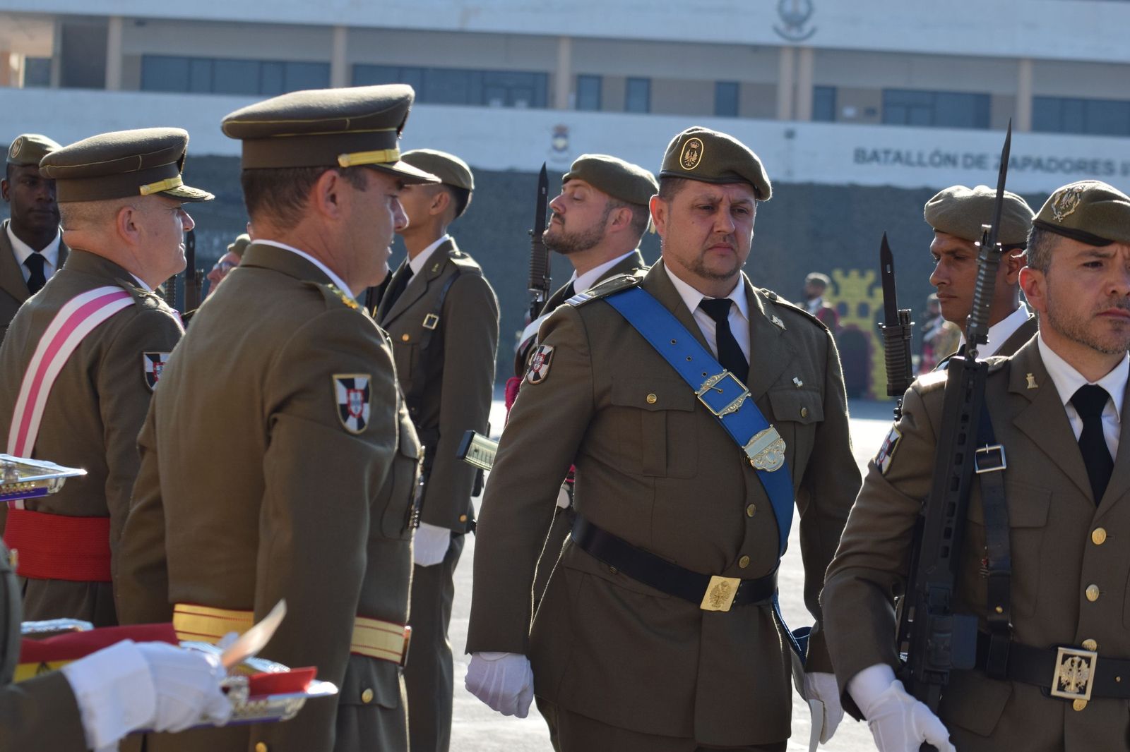 El Regimiento de Ingenieros 7 honra a San Fernando en una solemne parada militar en El Jaral