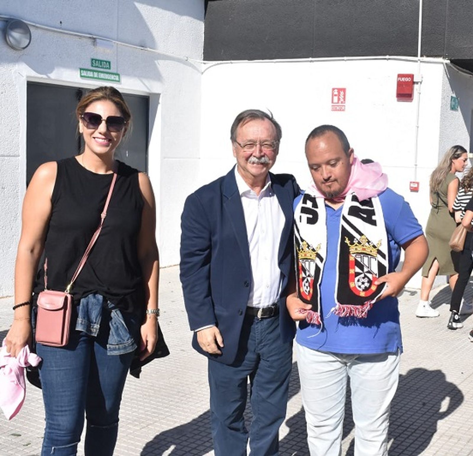 El presidente de la ciudad, Juan Vivas, y la consejera de Sanidad, Nabila Benzina, acudieron al encuentro / FOTO NICOL´S El presidente de la ciudad, Juan Vivas, y la consejera de Sanidad, Nabila Benzina, acudieron al encuentro / FOTO NICOL´S