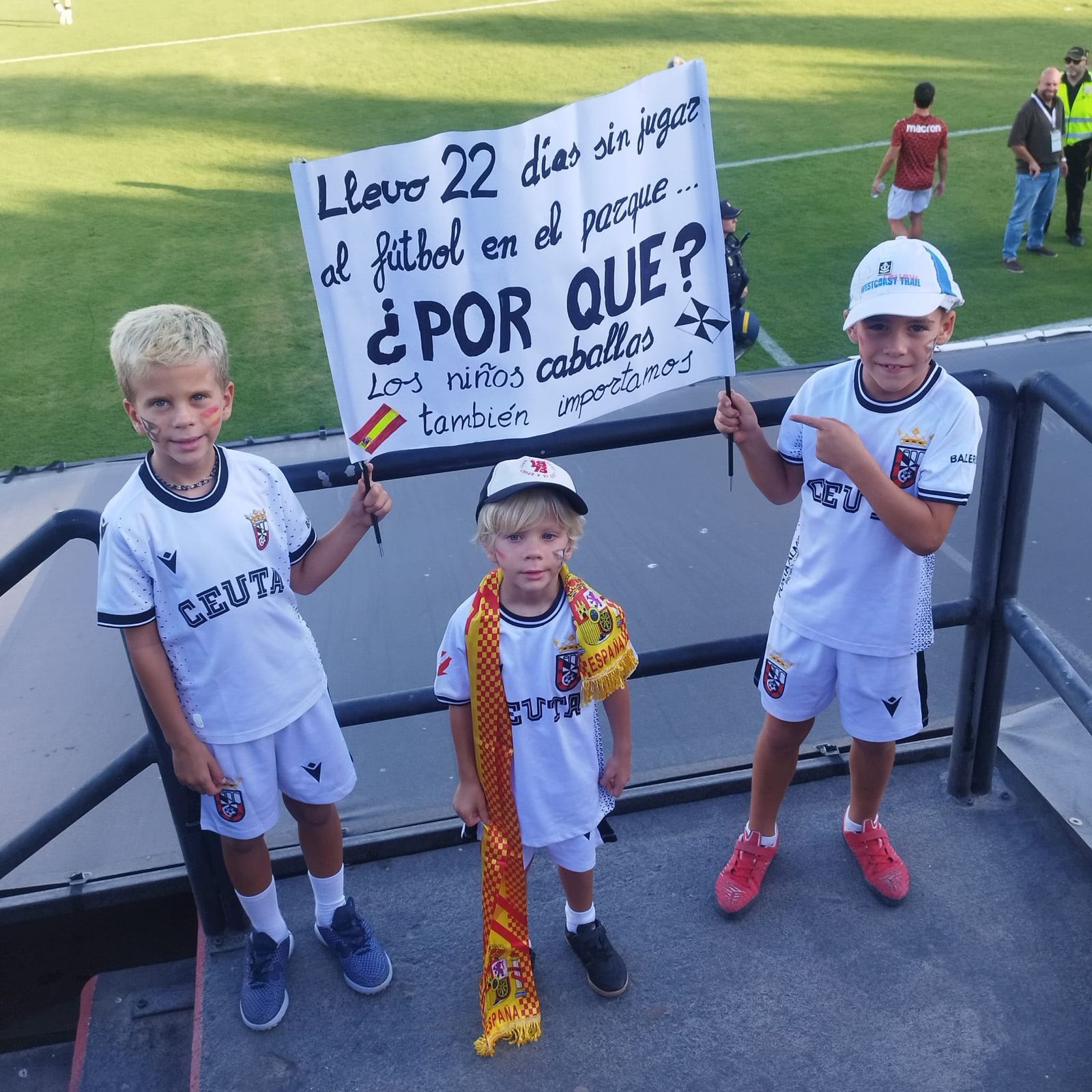Veintidós días sin jugar al fútbol: la infancia que reclama volver a Ceuta