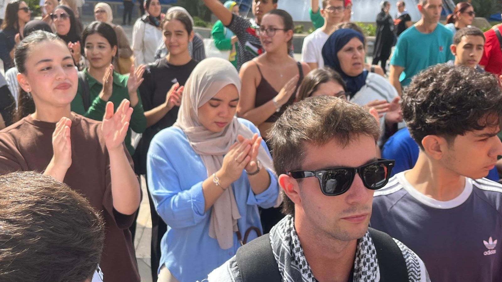 Concentración estudiantil frente a la Delegación del Gobierno en apoyo de la Flotilla y el pueblo palestino