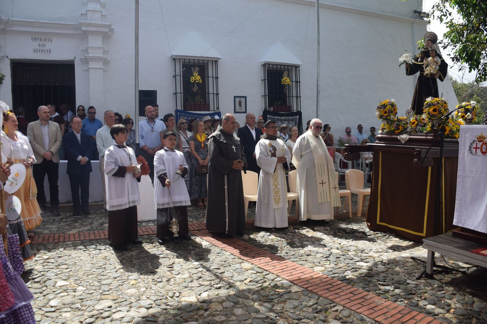 Tradición, fe y calor: Ceuta se vuelca con San Antonio