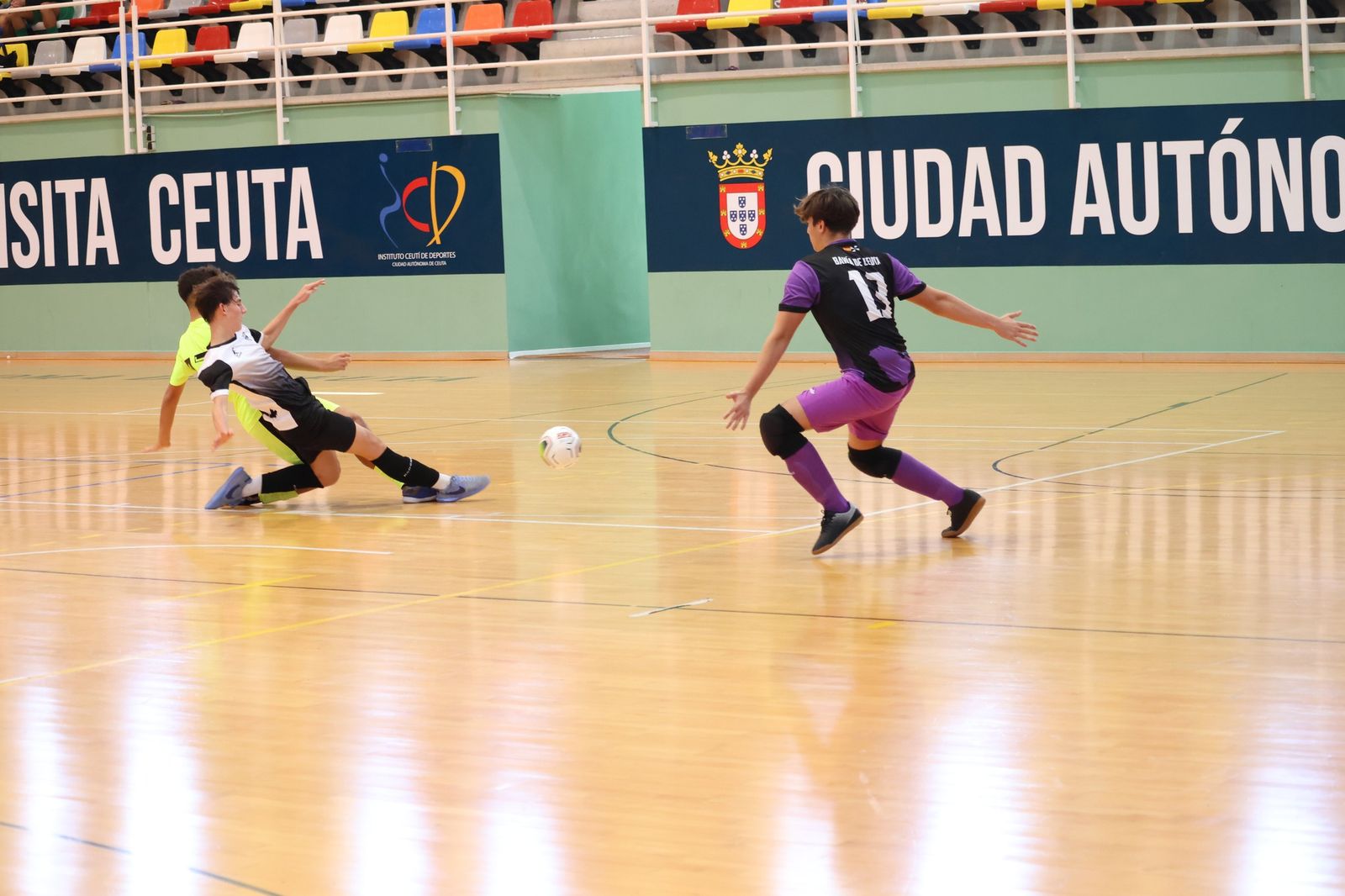 El Bahía Atlético, primer líder de la Liga Juvenil de Fútbol-sala