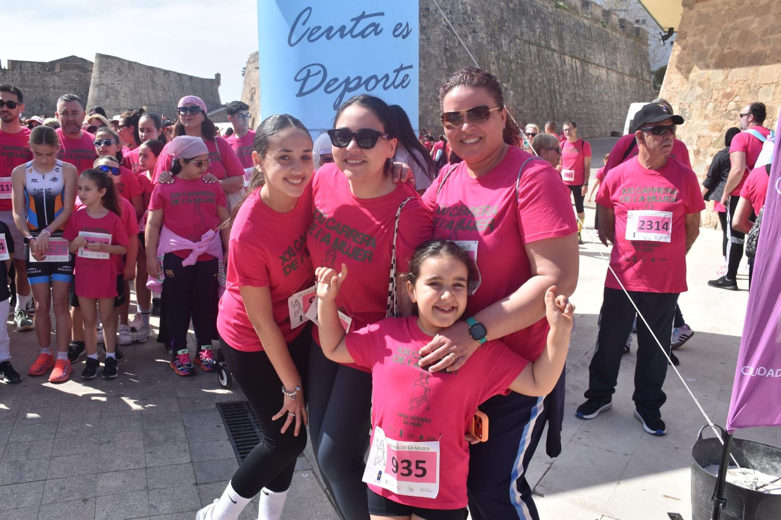 Ceuta se viste de rosa para abrazarse a la vida
