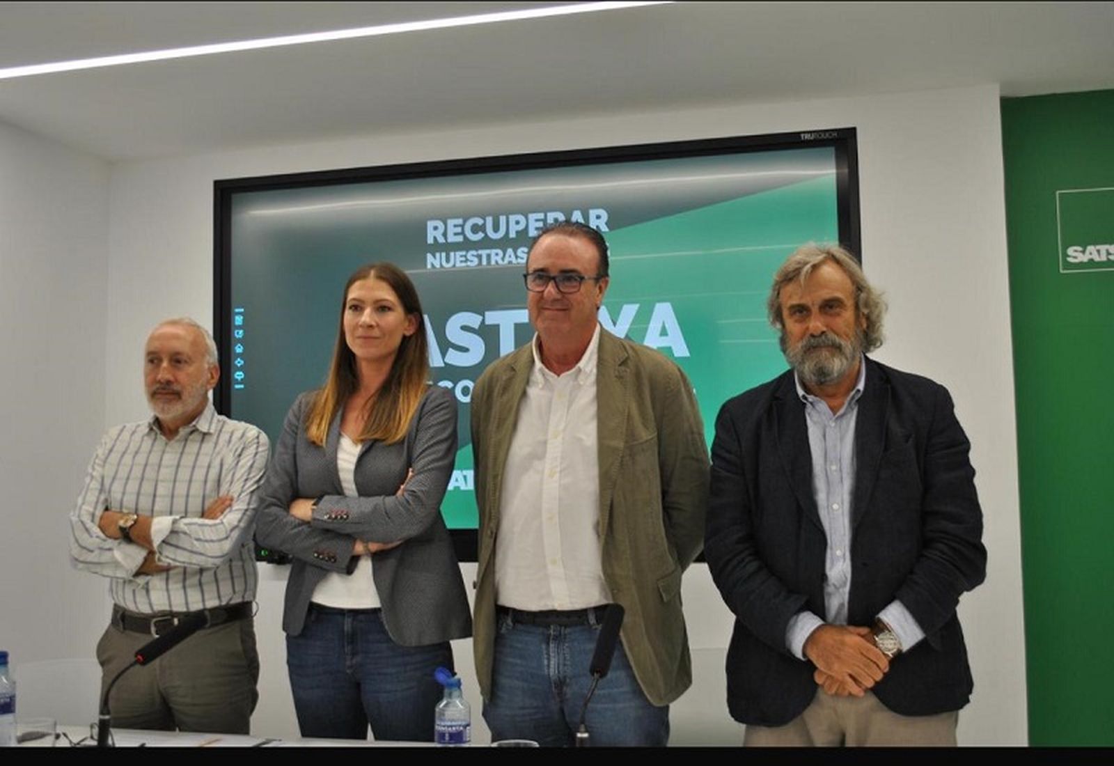 El secretario general de Acción Sindical de SATSE, Rafael Reig, la presidenta, Laura Villaseñor, el secretario general de la CESM, Víctor Pedrera y el presidente, Miguel Lázaro. / FOTO CEDIDA