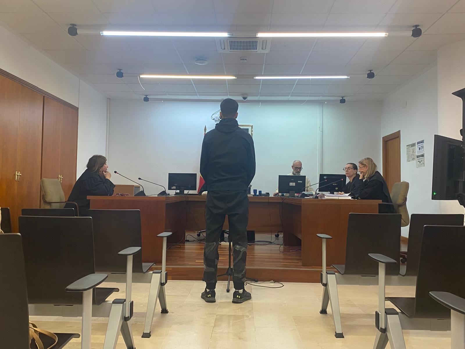 El acusado reconoce los hechos.