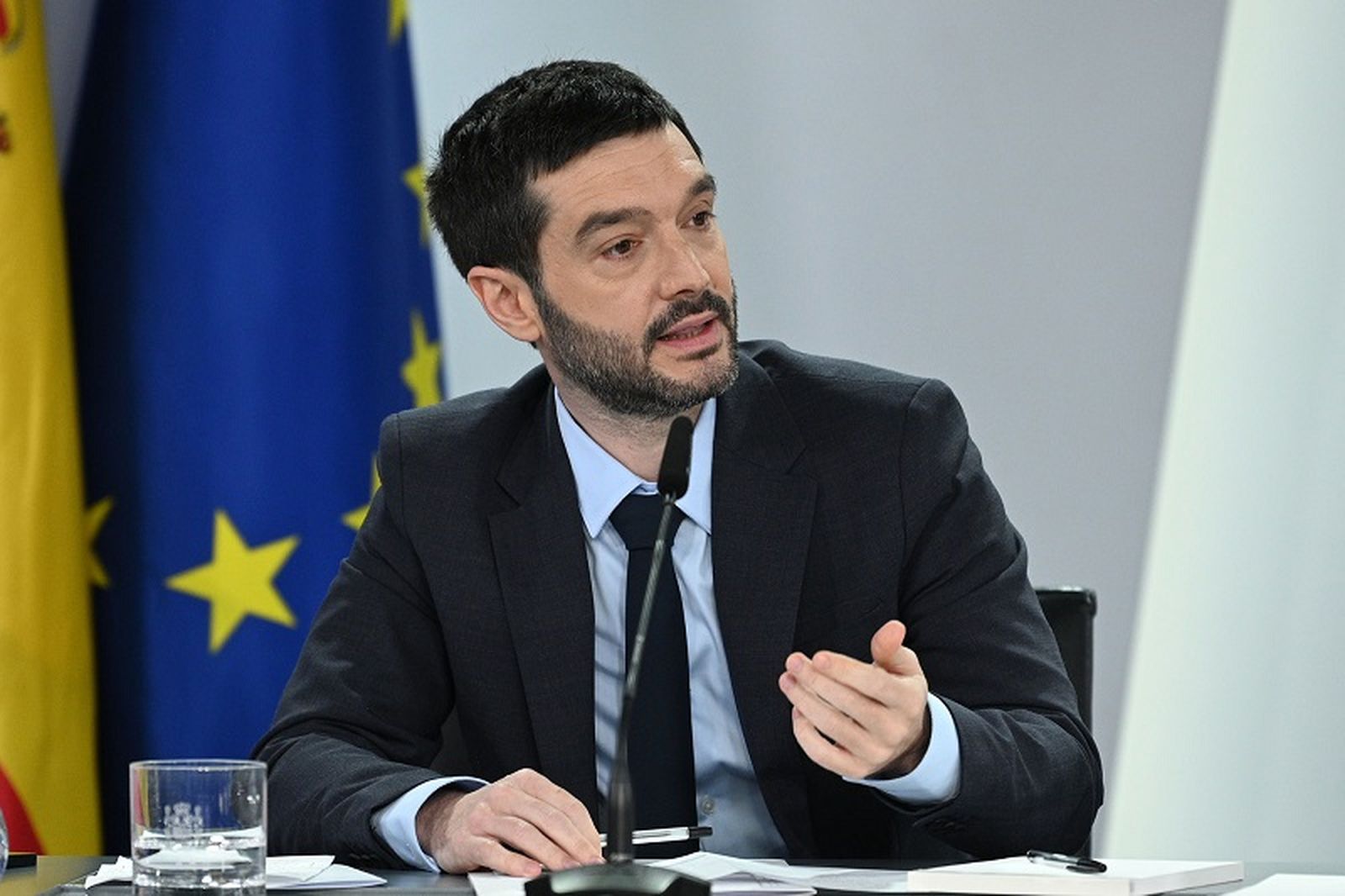 Pablo Bustinduy, ministro de Derechos Sociales y Agenda 2023, durante la rueda de prensa tras el Consejo de Ministros. / FOTO MONCLOA