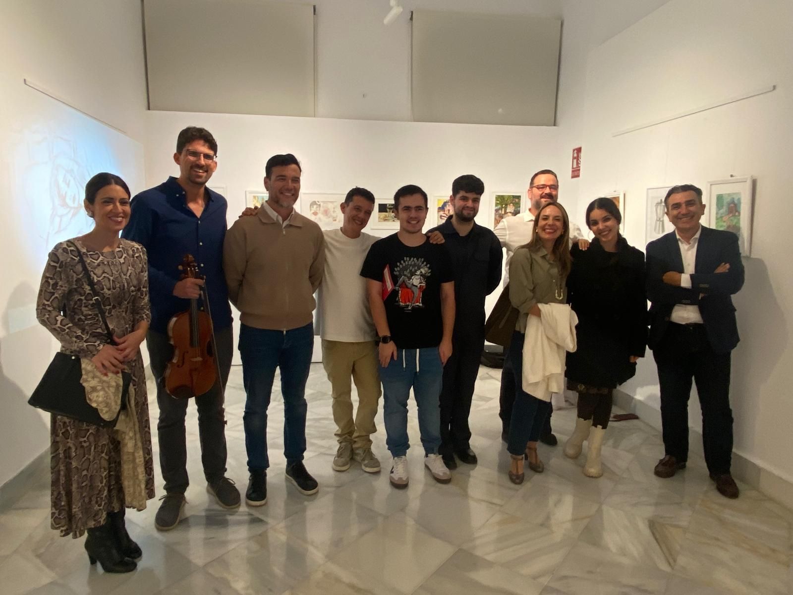 Foto de familia de la inauguración de la exposición. Foto de familia de la inauguración de la exposición.