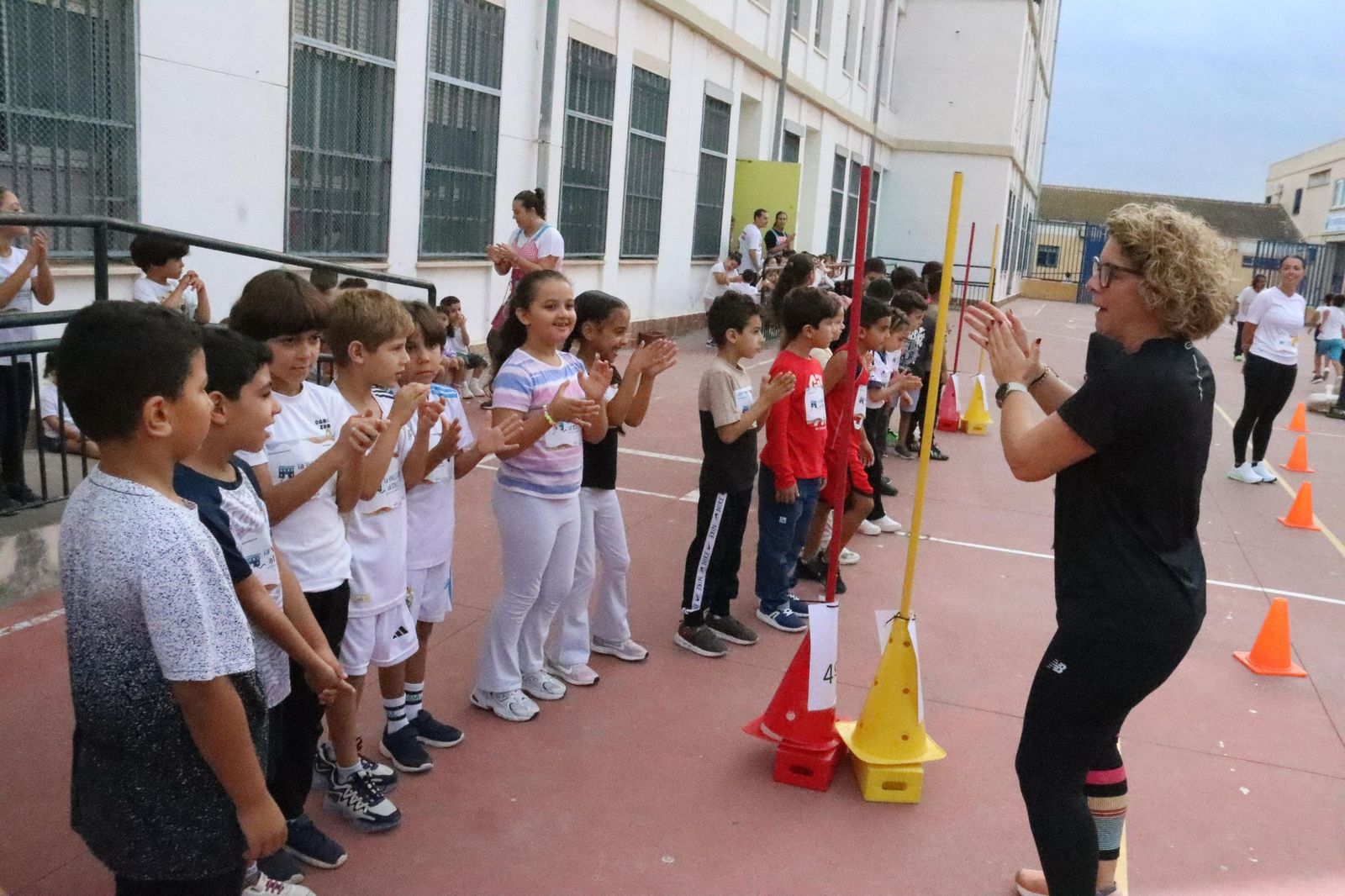 FOTOGALERÍA | Así vivieron “La Vuelta al Cole contra la leucemia infantil” en el CEIP Maestro José Acosta