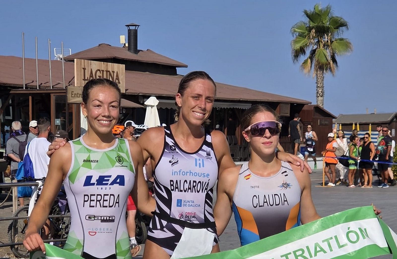 Triatletas del Club Tridingo Ceuta