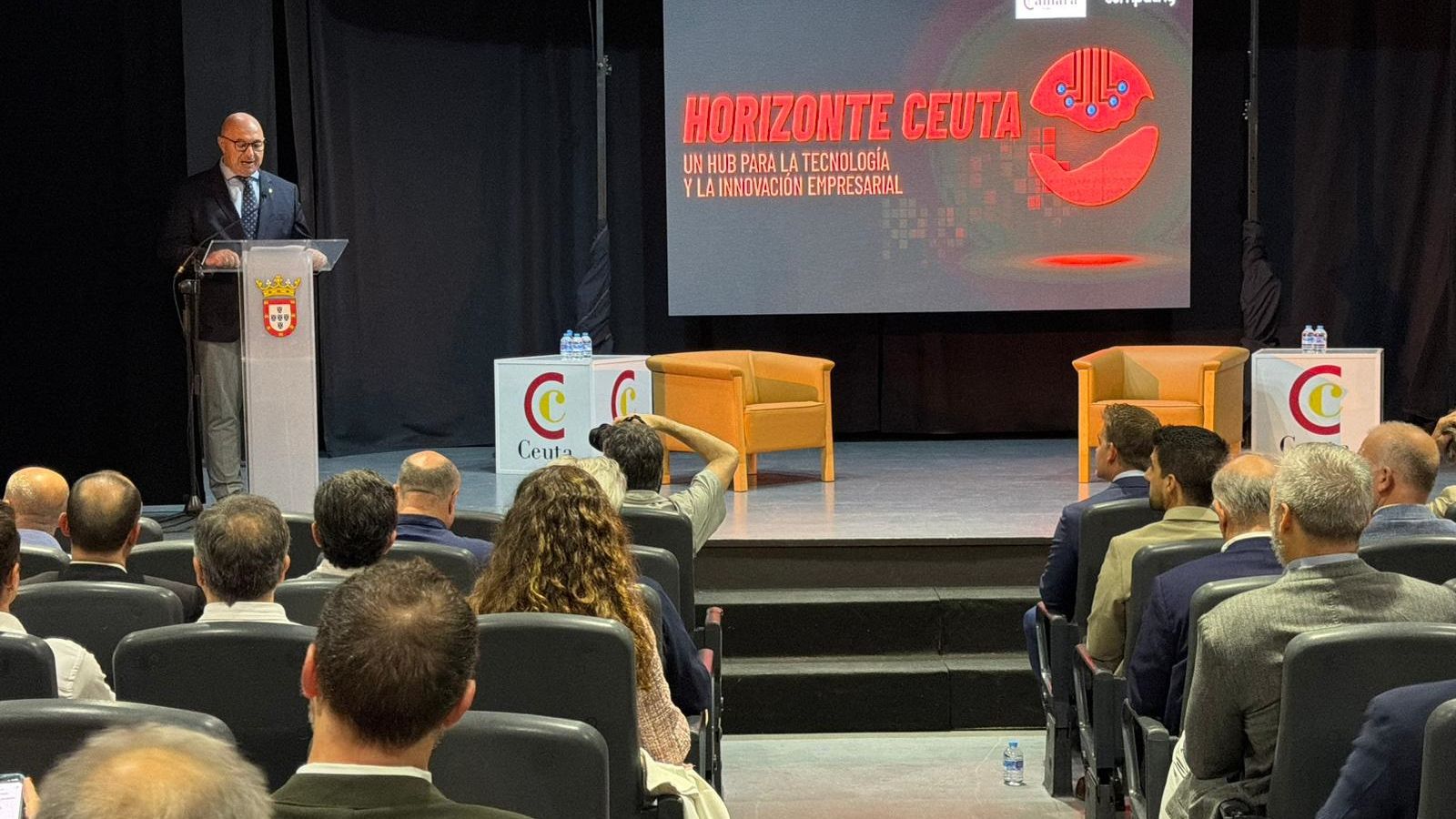 El consejero Nicola Cecchi, durante el acto de presentación de "Horizonte Ceuta"