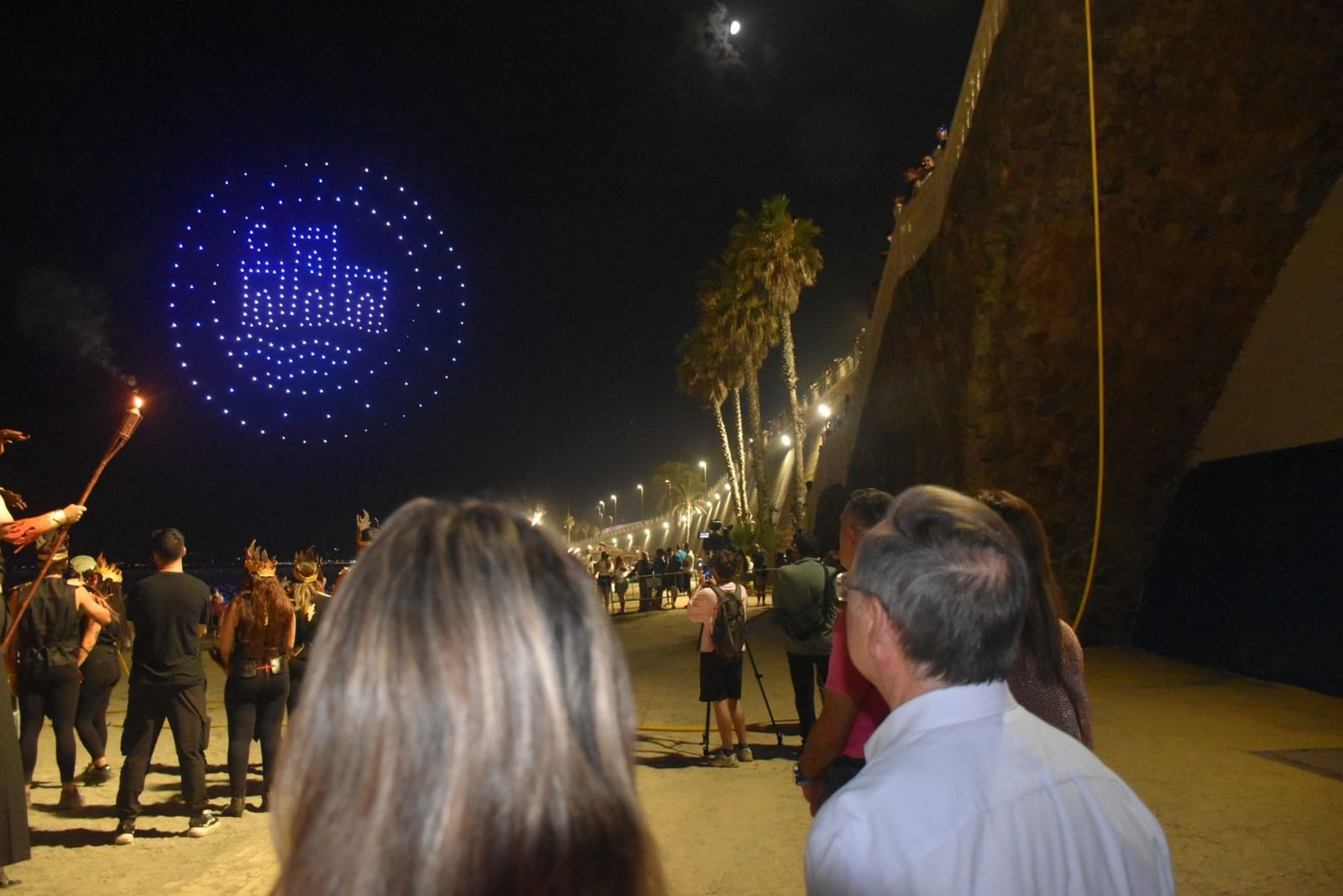 Tradición y drones para la puesta de largo del verano en las playas