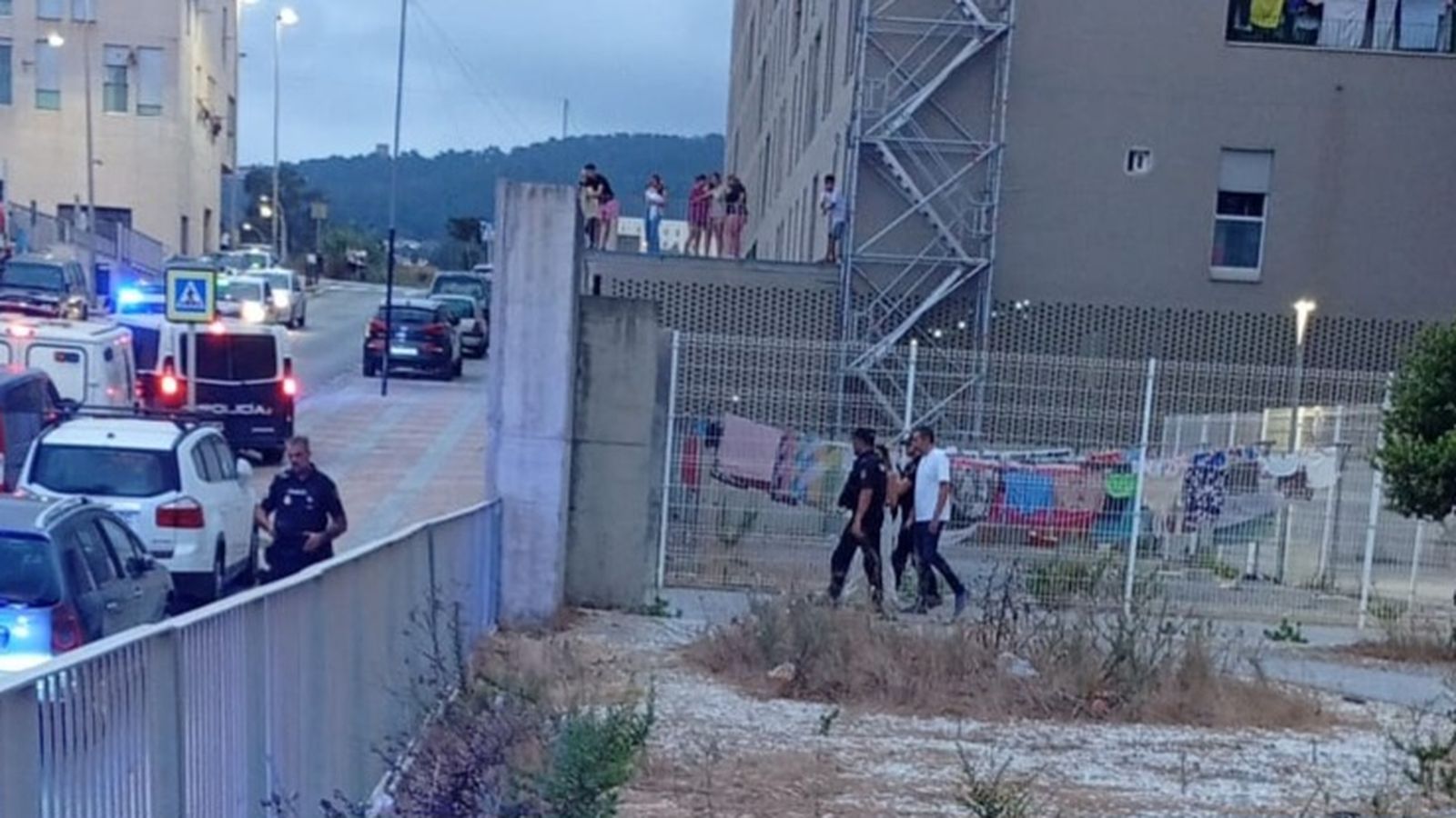 Detenida la propietaria de una vivienda patera con una treintena de migrantes en Loma Colmenar