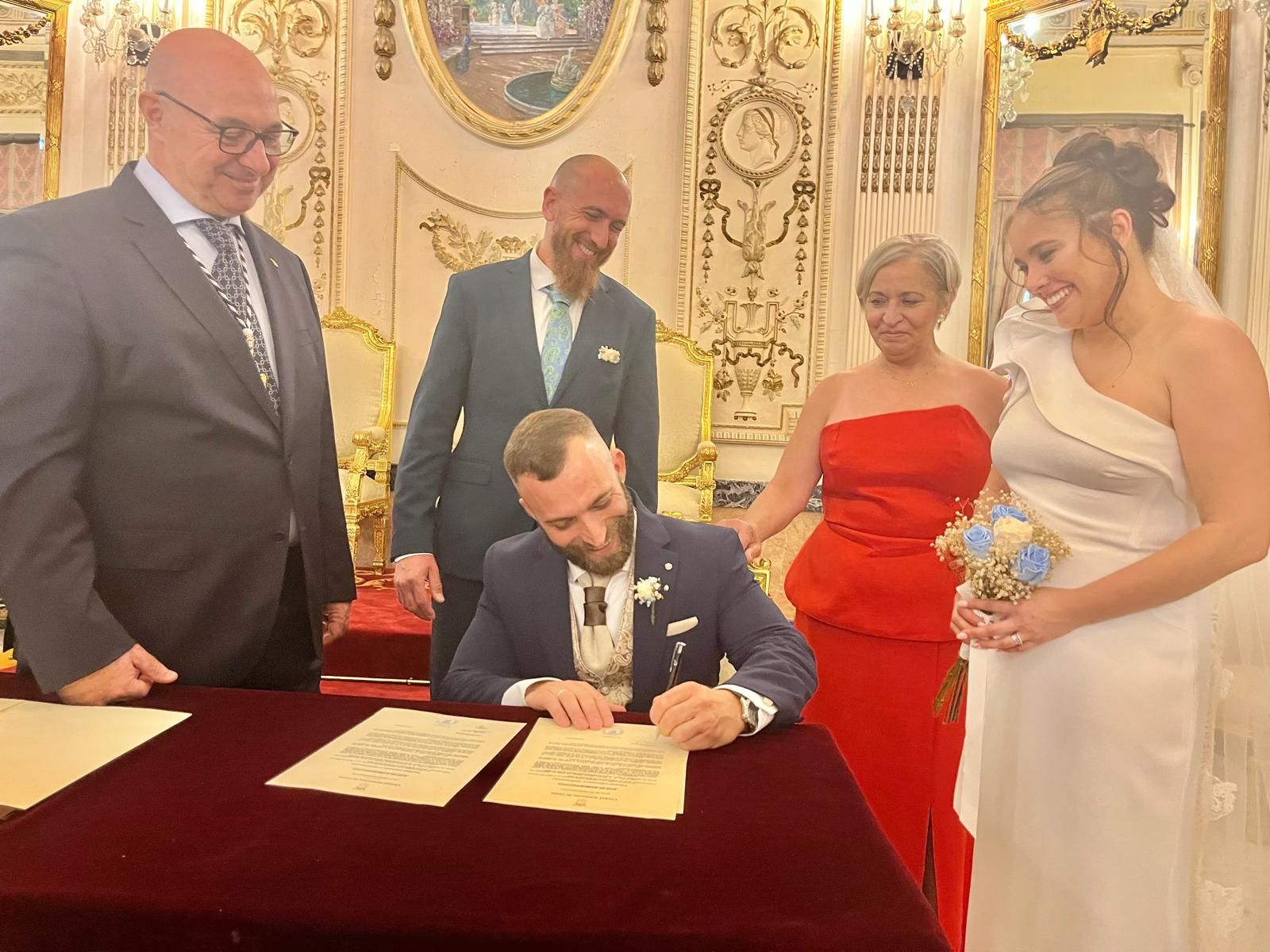 Jesús y Rosa sellan su amor en el Salón del Trono
