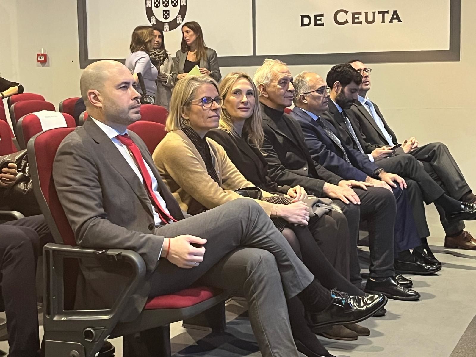 El Pueblo invita a reflexionar sobre el futuro del turismo en Ceuta