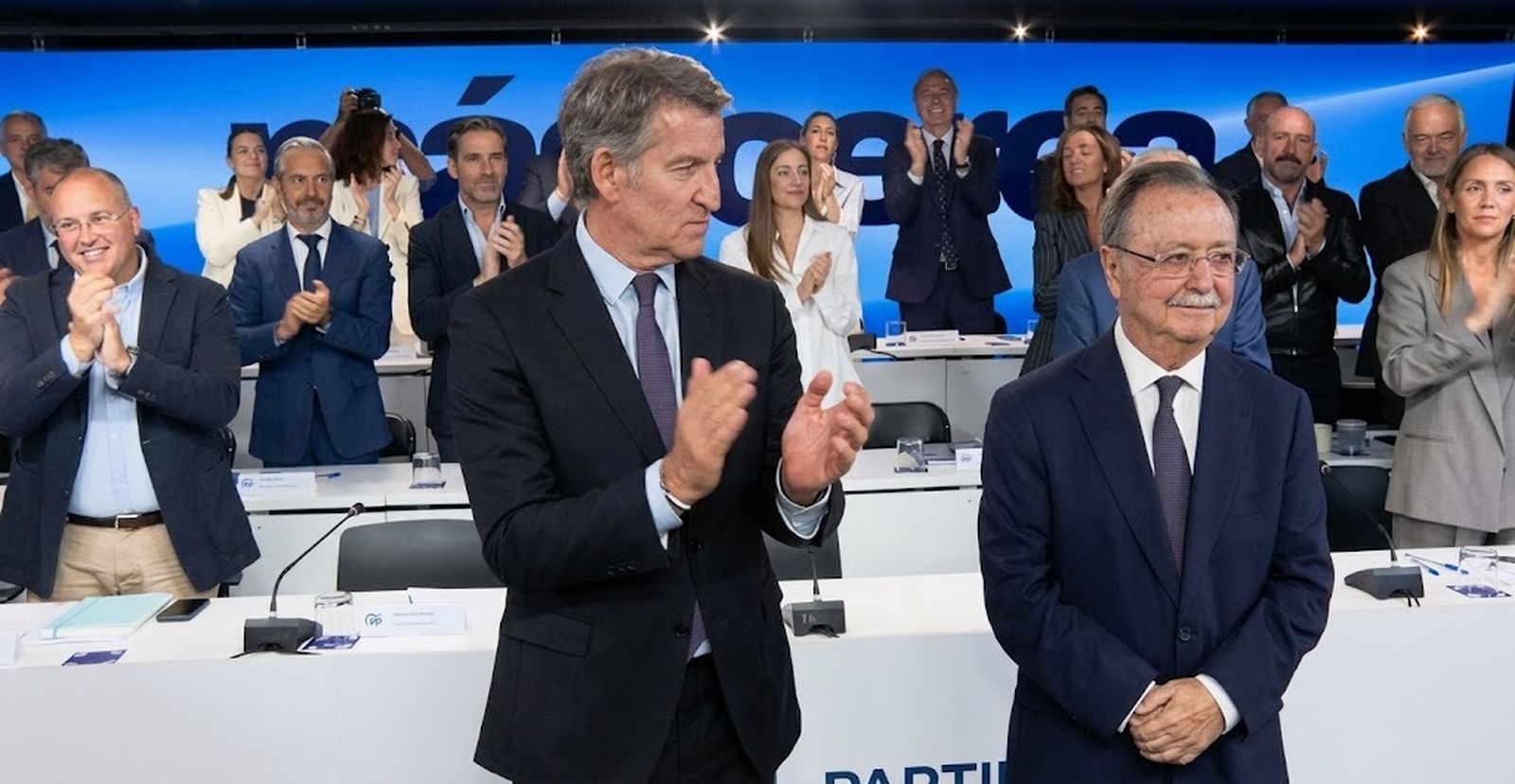 Momento de la recepción brindada por los populares a Vivas durante la Junta Directiva Nacional