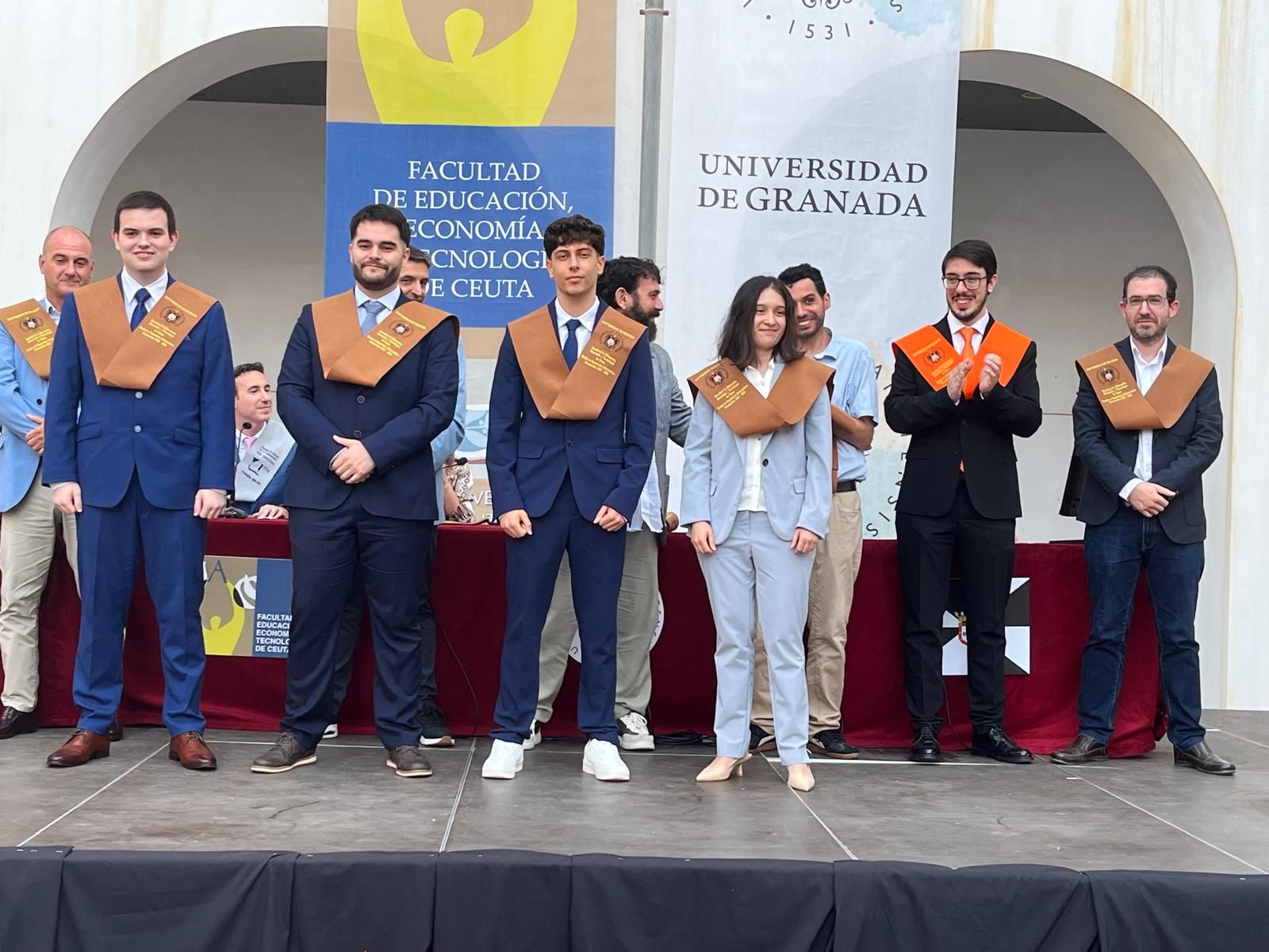 La Facultad de Educación, Economía y Tecnología celebra la graduación de su promoción 2022-2026