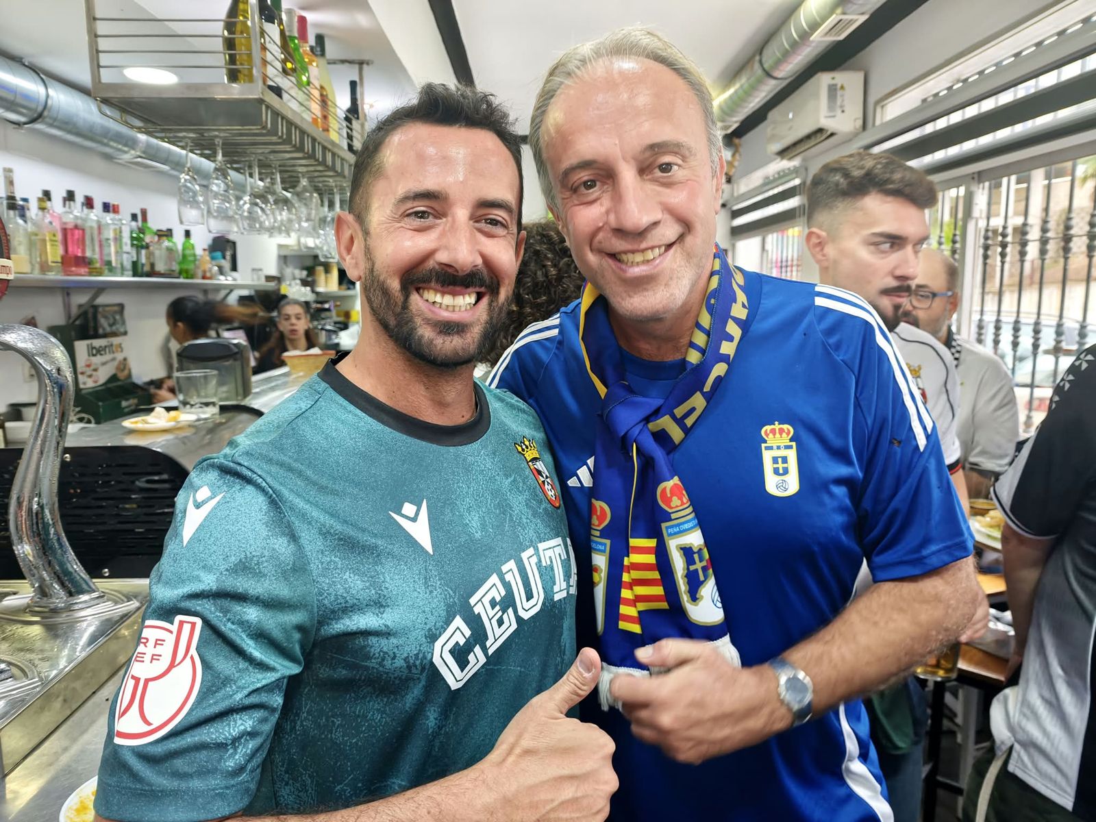 Así vivió la afición caballa la previa junto a los seguidores del Oviedo