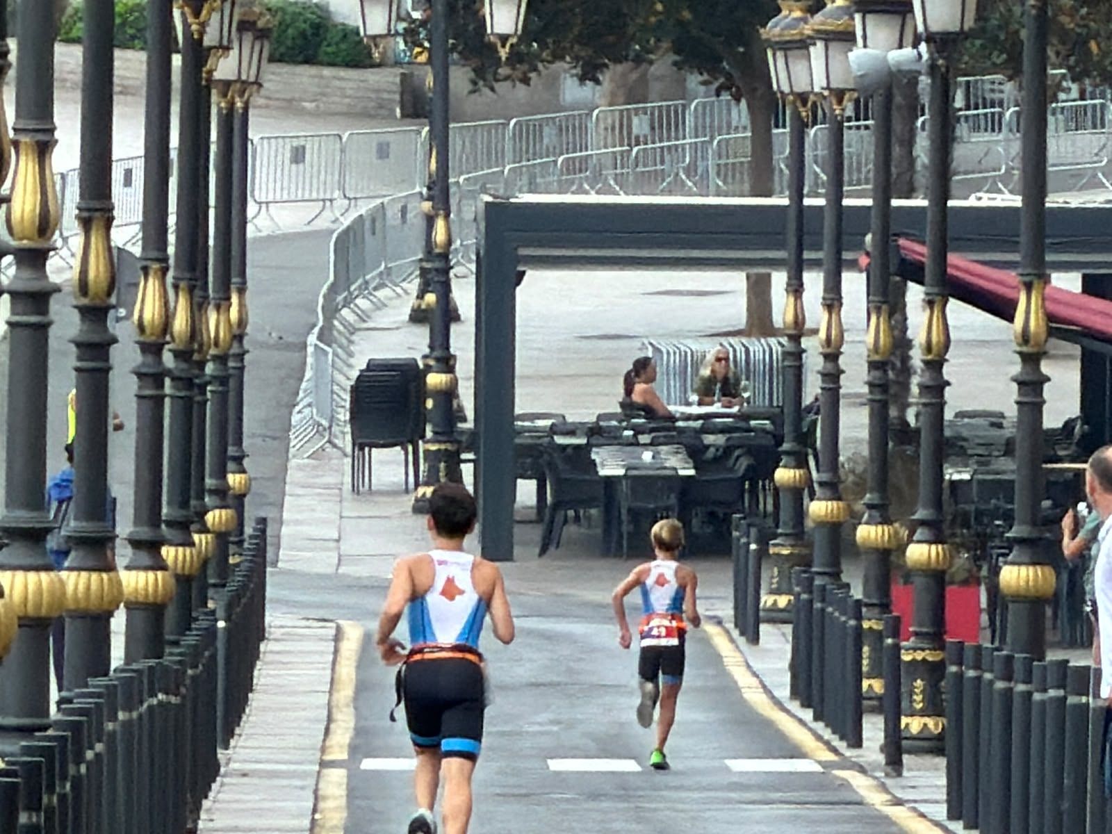 Los aficionados al triatlón en Ceuta se reúnen para participar en el Acuatlón Popular 'Juan Mur' y en la Phoenix Kids Triathlon