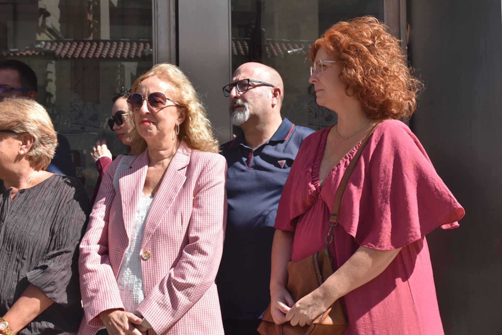 La directora general de Servicios Sociales, Adela Nieto -a la izquierda-, junto a miembros de ACEFEP. / FOTO G.S.