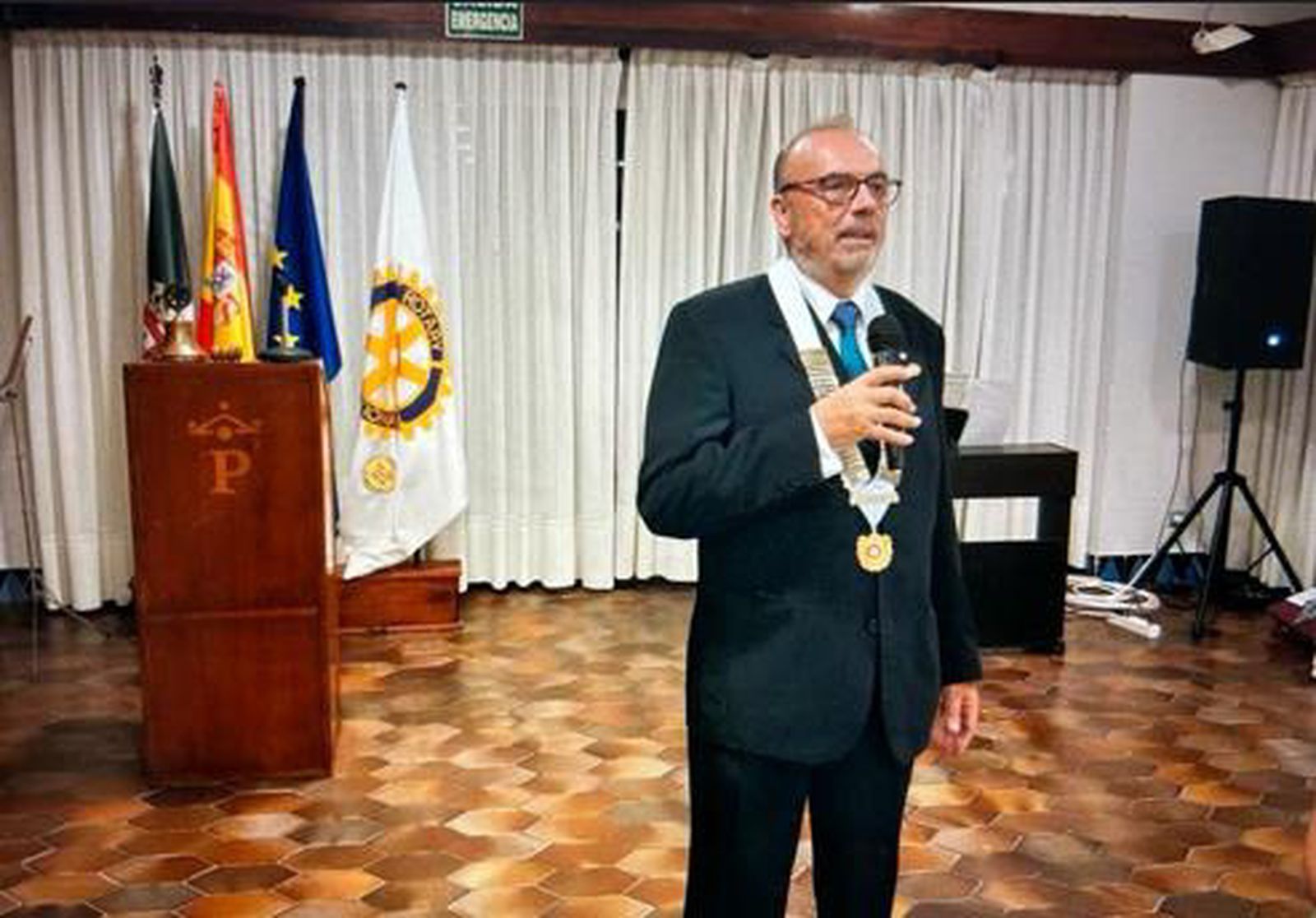 El Gobernador del distrito durante su intervención. / FOTO CEDIDA