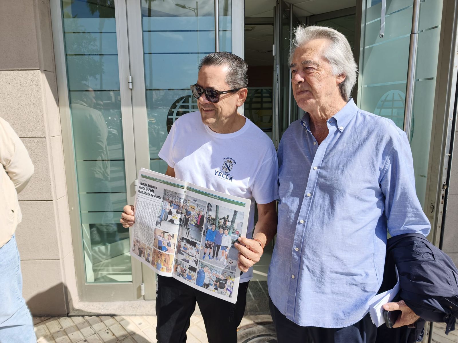 Tomás Roncero visita la redacción de El Pueblo de Ceuta