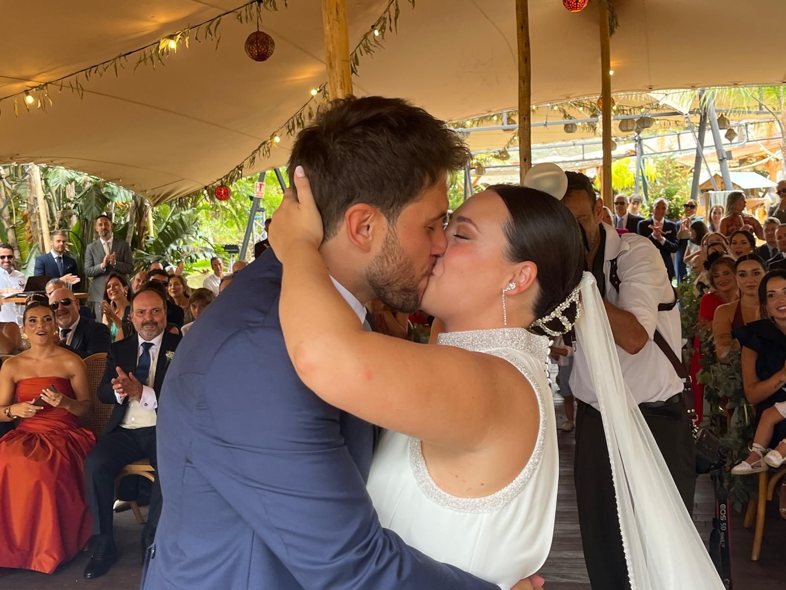 Santi y María sellan su amor en ‘El Sarao’