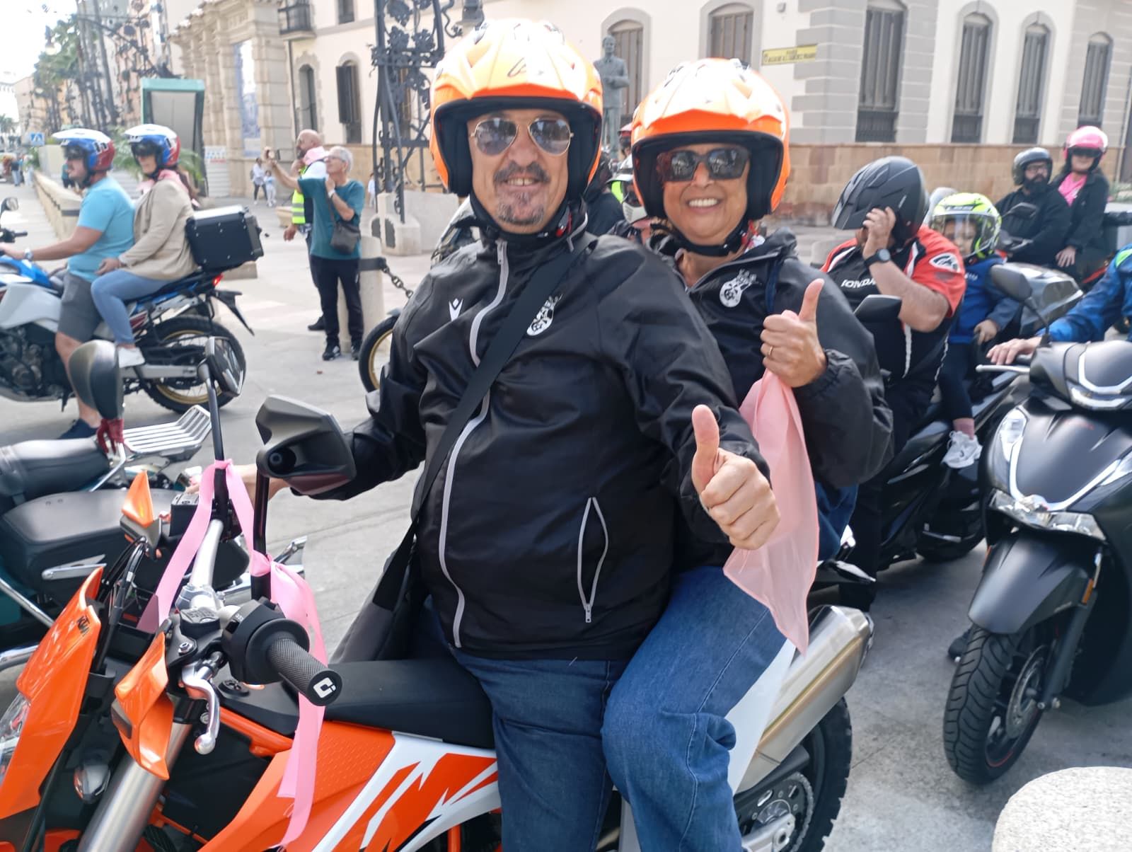Ruido de moto y lágrimas de alegría para celebrar la vida Ruido de moto y lágrimas de alegría para celebrar la vida