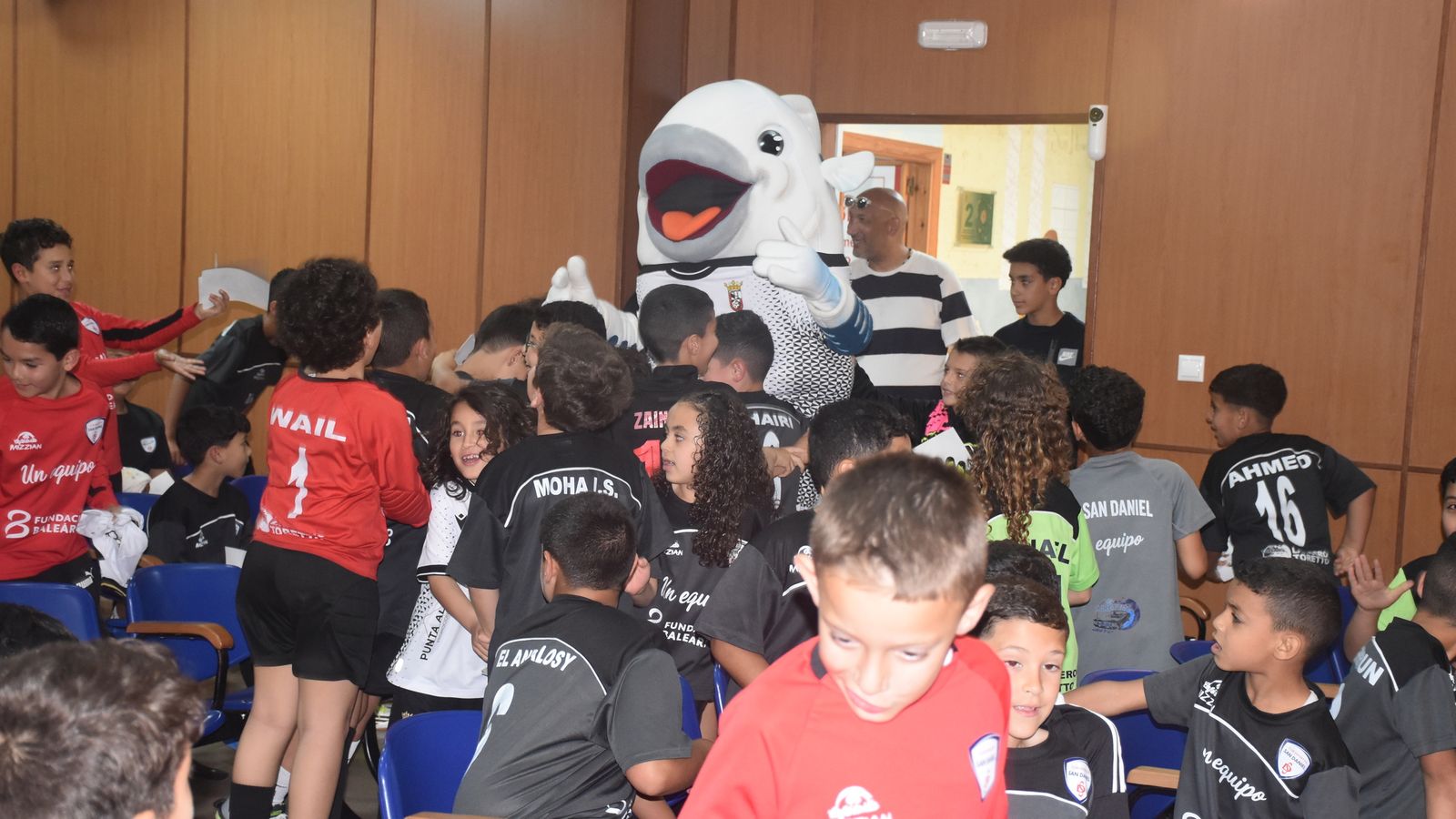 La AD Ceuta visita el Colegio San Daniel