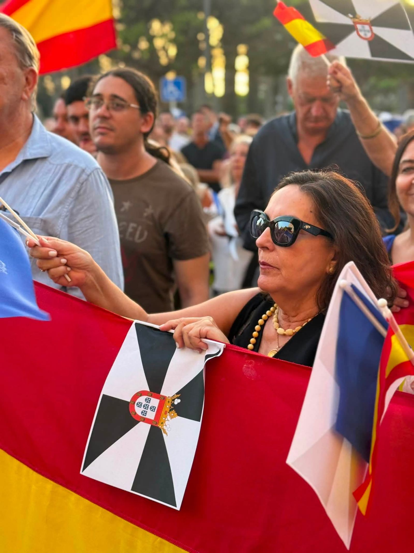 Melilla se vuelca con Ceuta: la Casa Regional de Ceuta, protagonista de una multitudinaria concentración