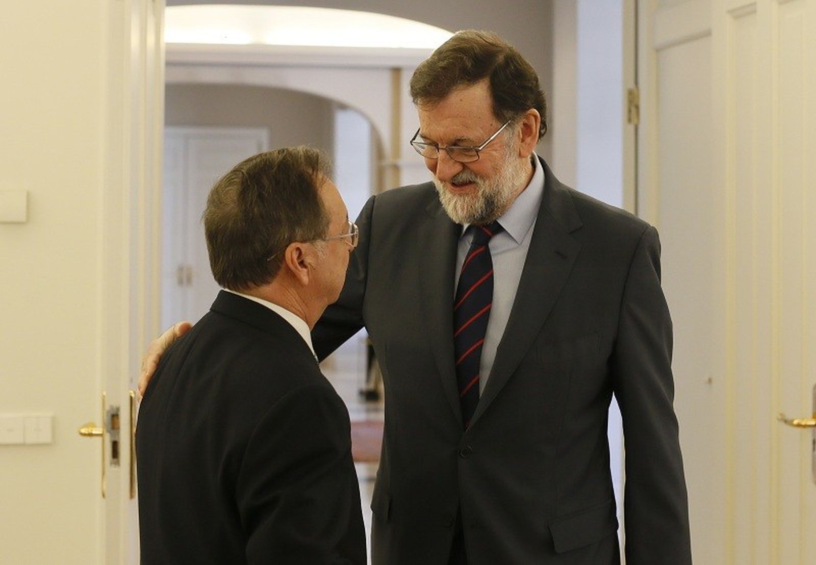 Juan Vivas y Mariano Rajoy durante una visita del expresidente de la Nación a Ceuta