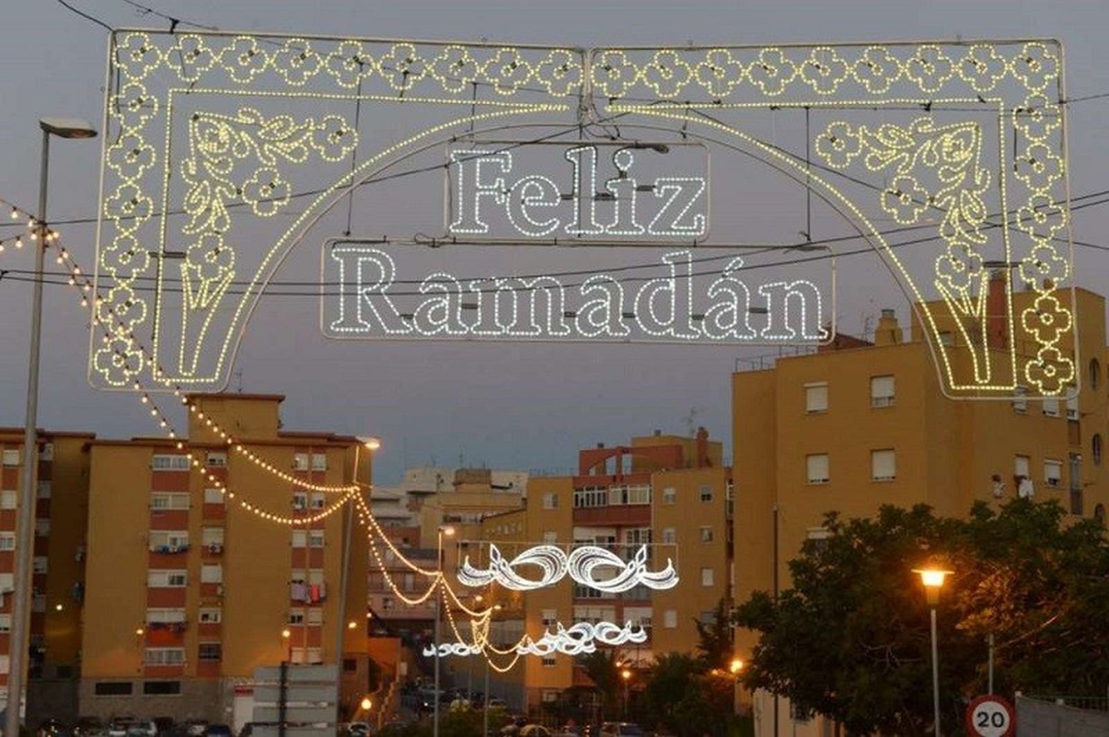 Alumbrado de Ramadán/FOTO EL PUEBLO