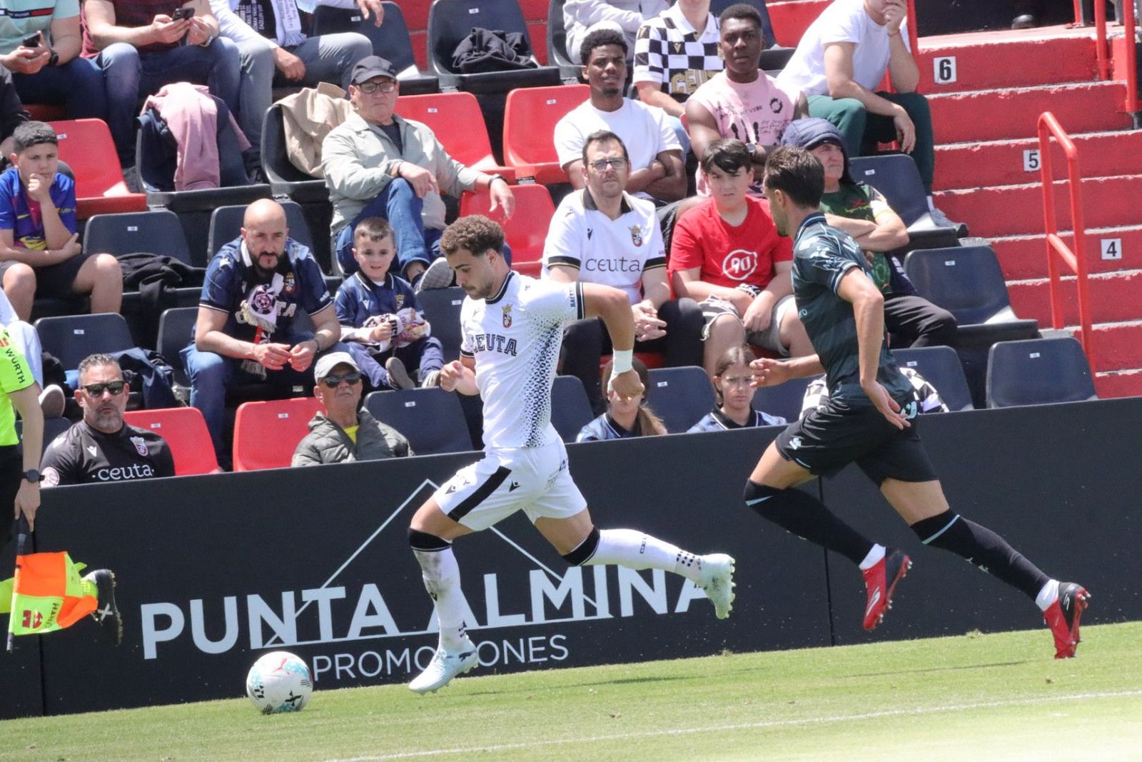 Así se vivió el partido entre la AD Ceuta y el CD Castellón en imágenes