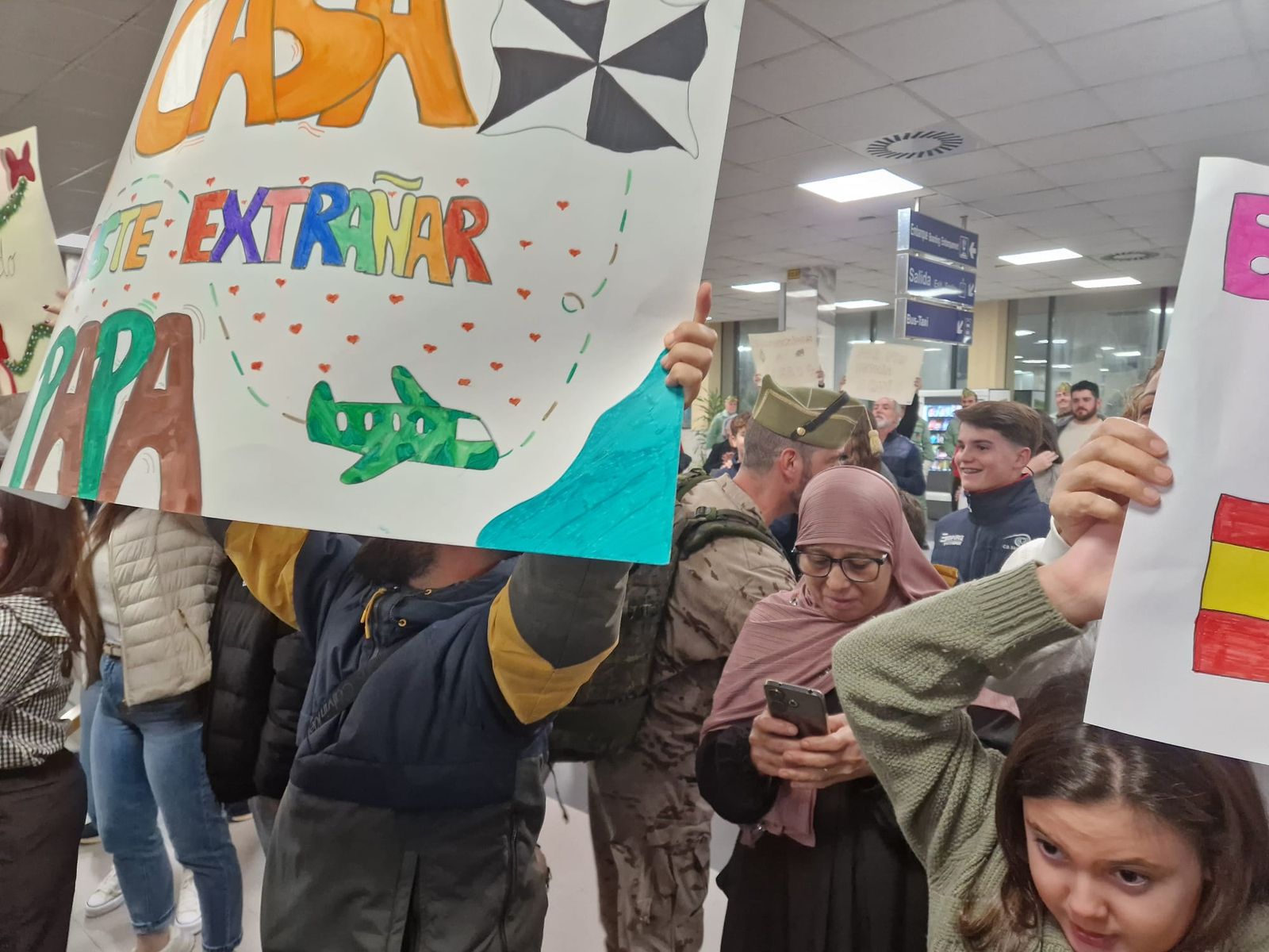 FOTOGALERÍA | De Irak a los brazos de su gente: fotogalería del regreso de la COMGECEU