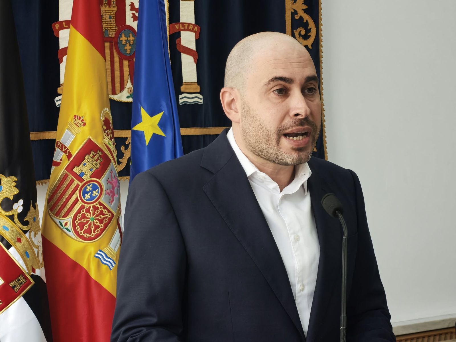 Miguel Ángel Pérez Triano, durante su comparecencia para anunciar su renuncia al cargo de delegado del Gobierno en Ceuta