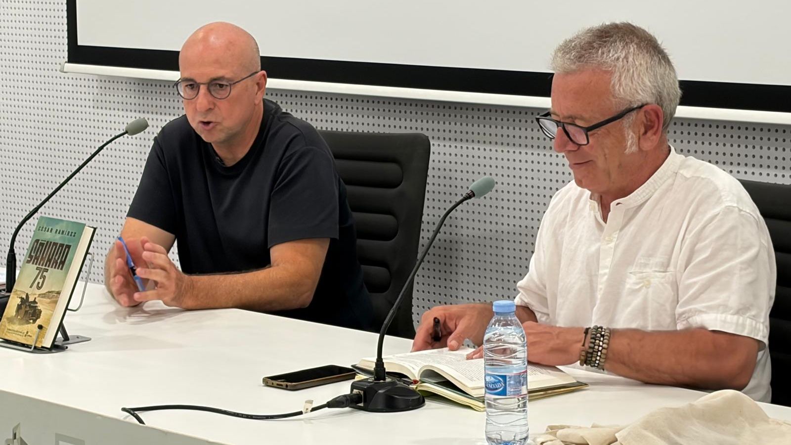 Presentación de 'Sáhara 75' en la Biblioteca