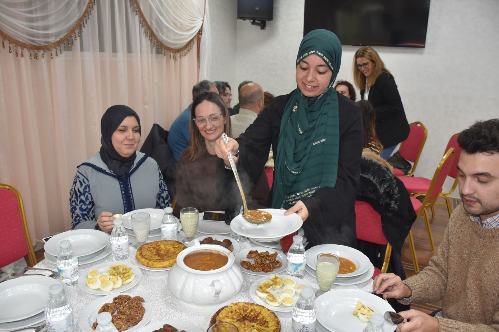 La comunidad educativa celebra el iftar de la FAMPA con “un espíritu constructivo y de colaboración”