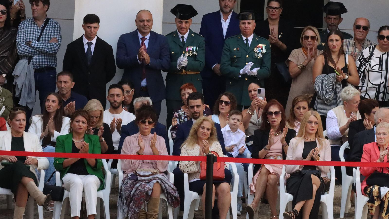 Público asistente al tradicional acto de la Guardia Civil
