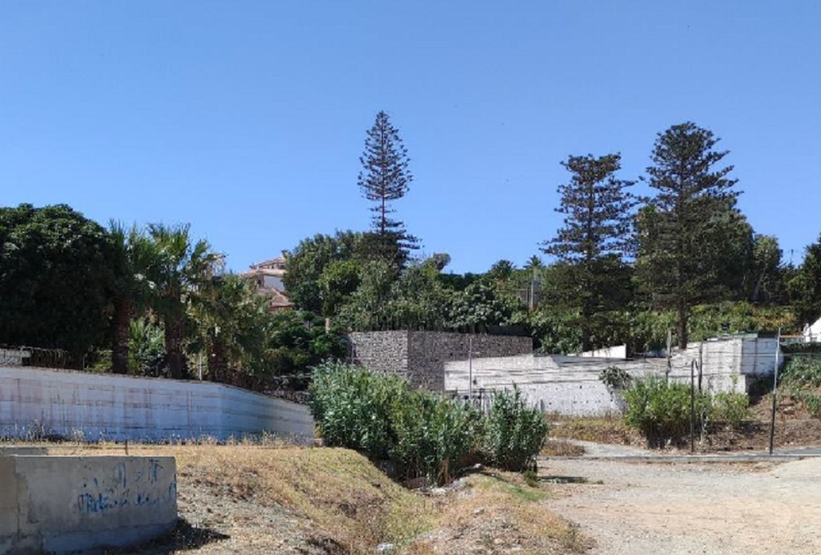 Superficie en la que se construirá el aparacmiento de caravanas, junto a la desaladora