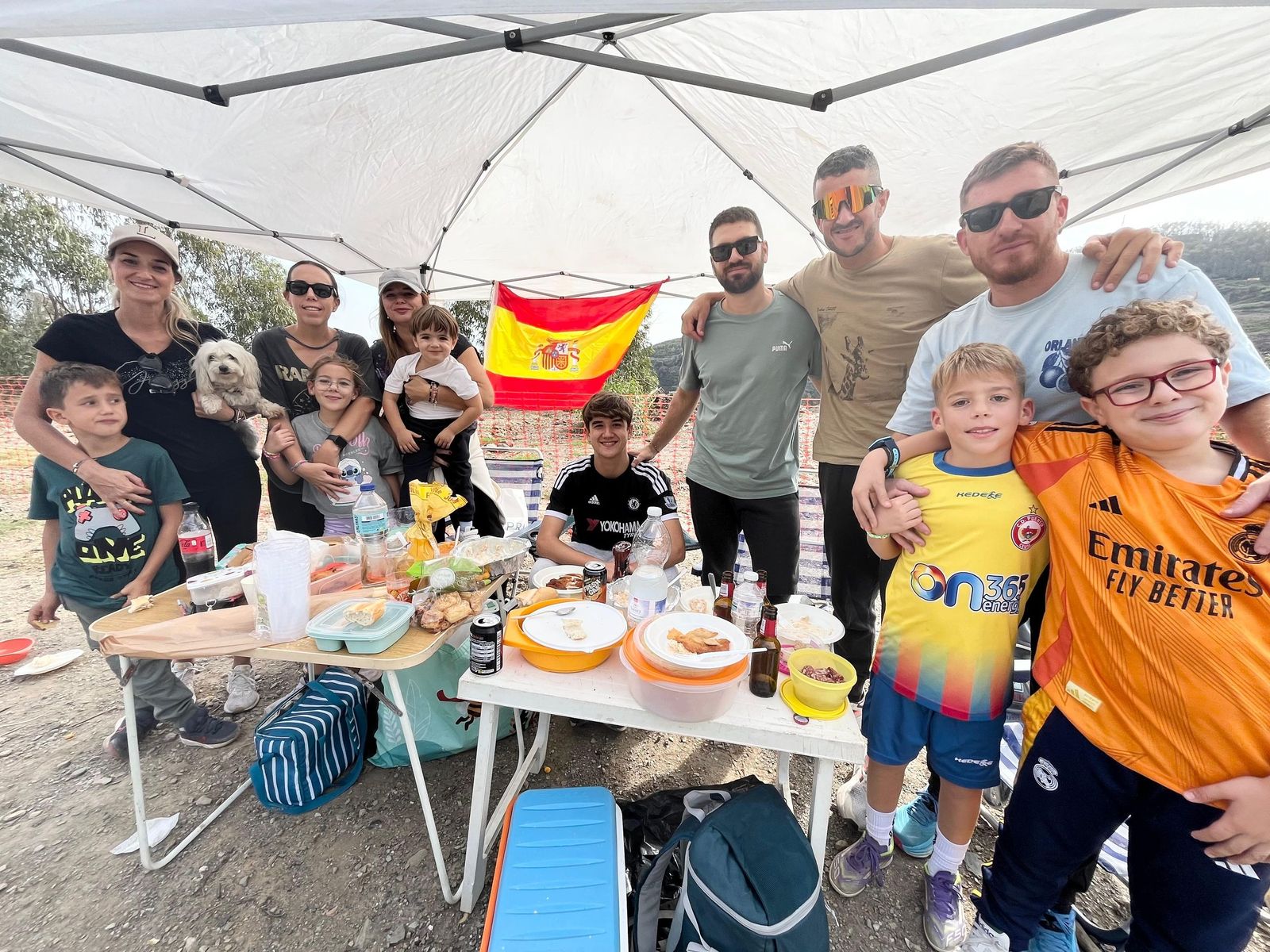 Una Mochila vivida con un ojo puesto en la preservación del entorno natural Una Mochila vivida con un ojo puesto en la preservación del entorno natural