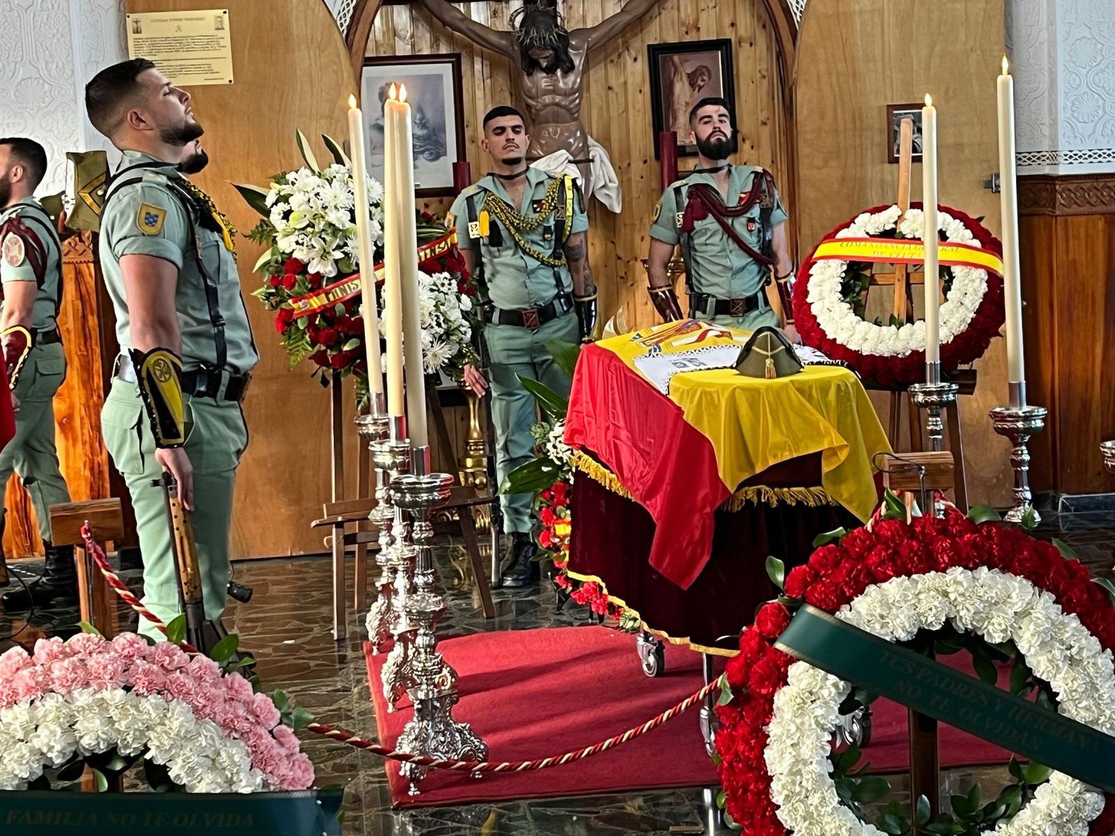 La capilla ardiente del capitán Álvaro García Jiménez abre sus puertas