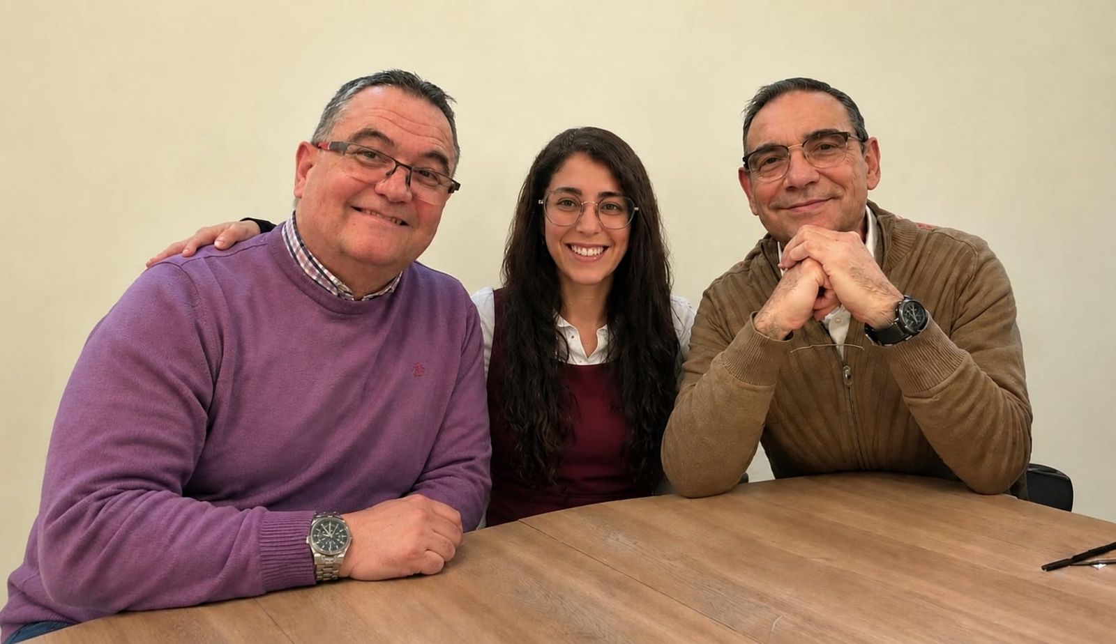 El equipo de Cuidados Paliativos del Hospital de Ceuta, formado por el enfermero Luis Utor, el médico Gabriel Pérez y la psicóloga Laura López