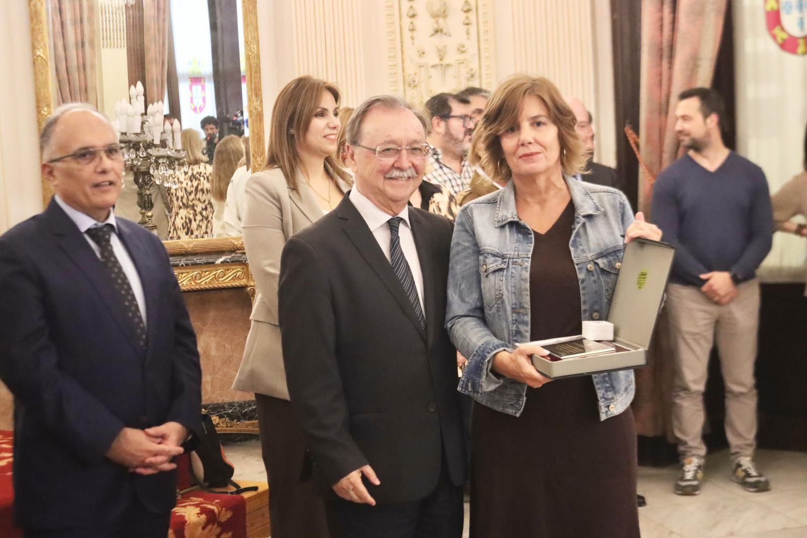 Acto de entrega de reconocimientos por el Día del Funcionario en el Salón del Trono