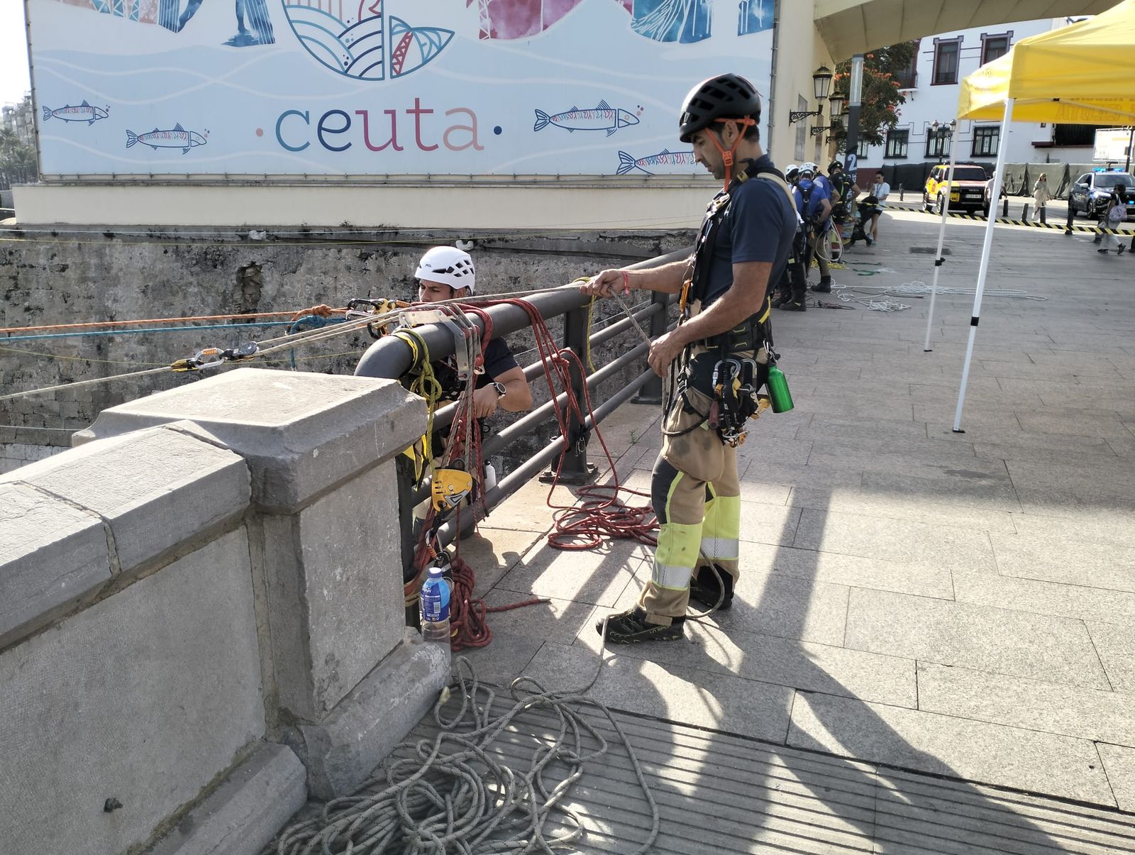 Operaciones de rescate vertical por toda la ciudad