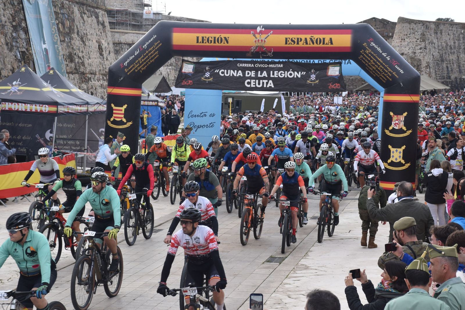 FOTOGALERÍA | Miles de corredores toman la salida en la X Cuna de la Legión: mira las imágenes