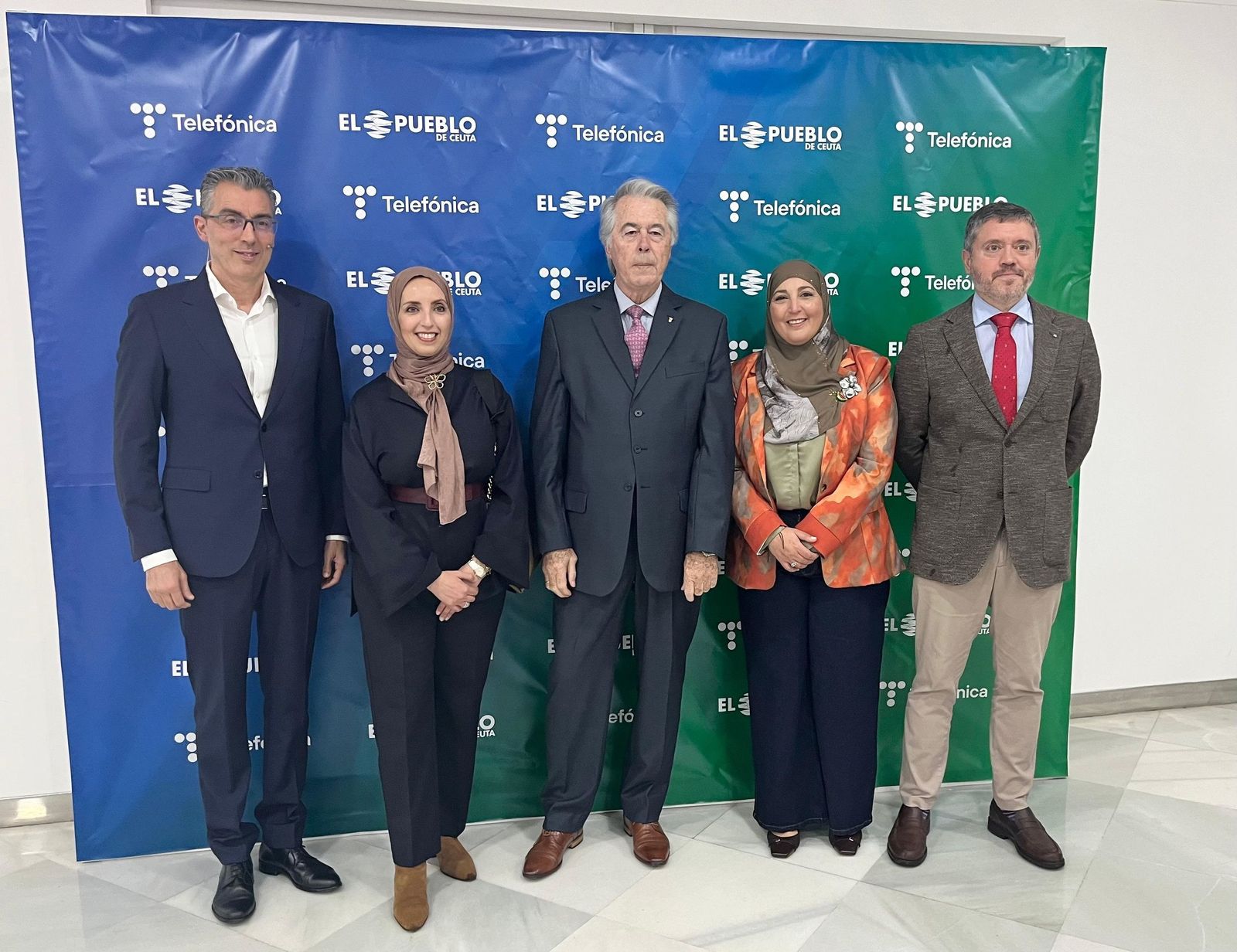 El Pueblo invita a reflexionar sobre el futuro del turismo en Ceuta