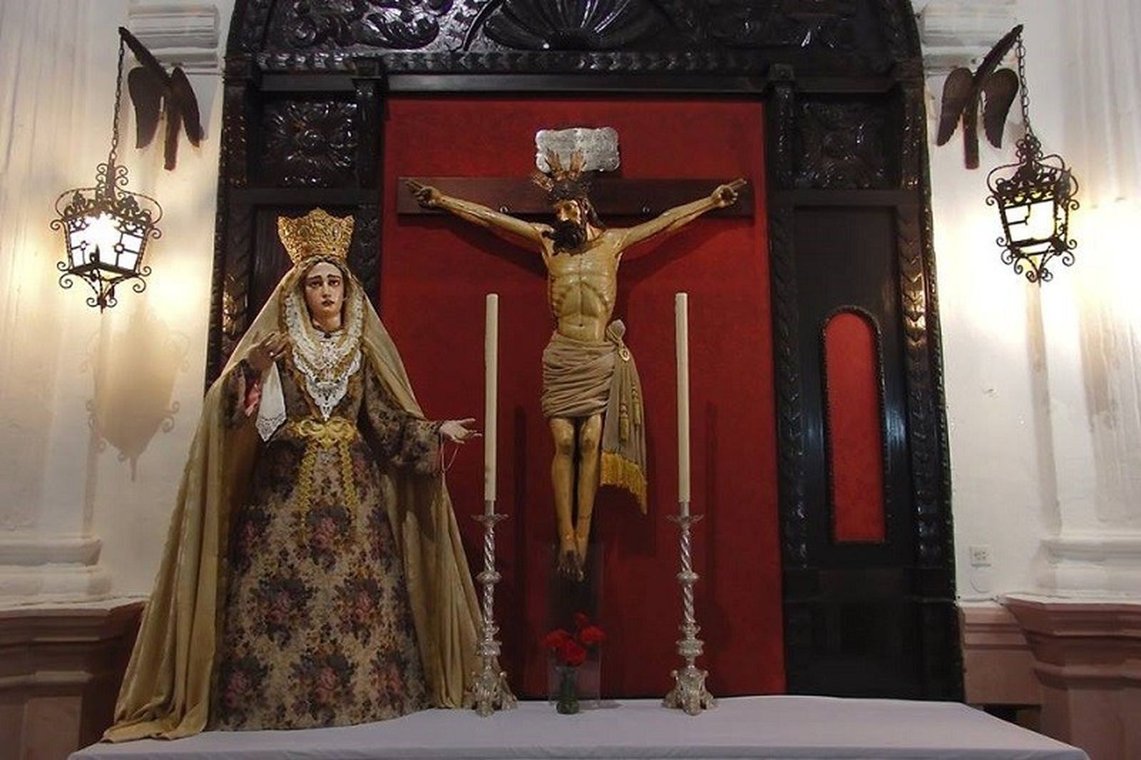 Imágenes de la hermandad de la Vera Cruz. / FOTO EL PUEBLO