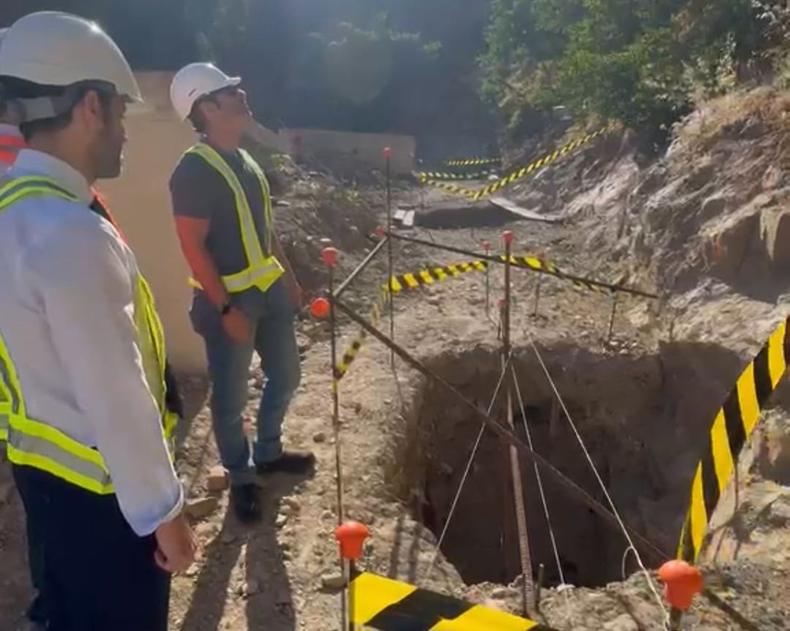 El consejero de Urbanismo ddurante su visita a las zonas de emergencias