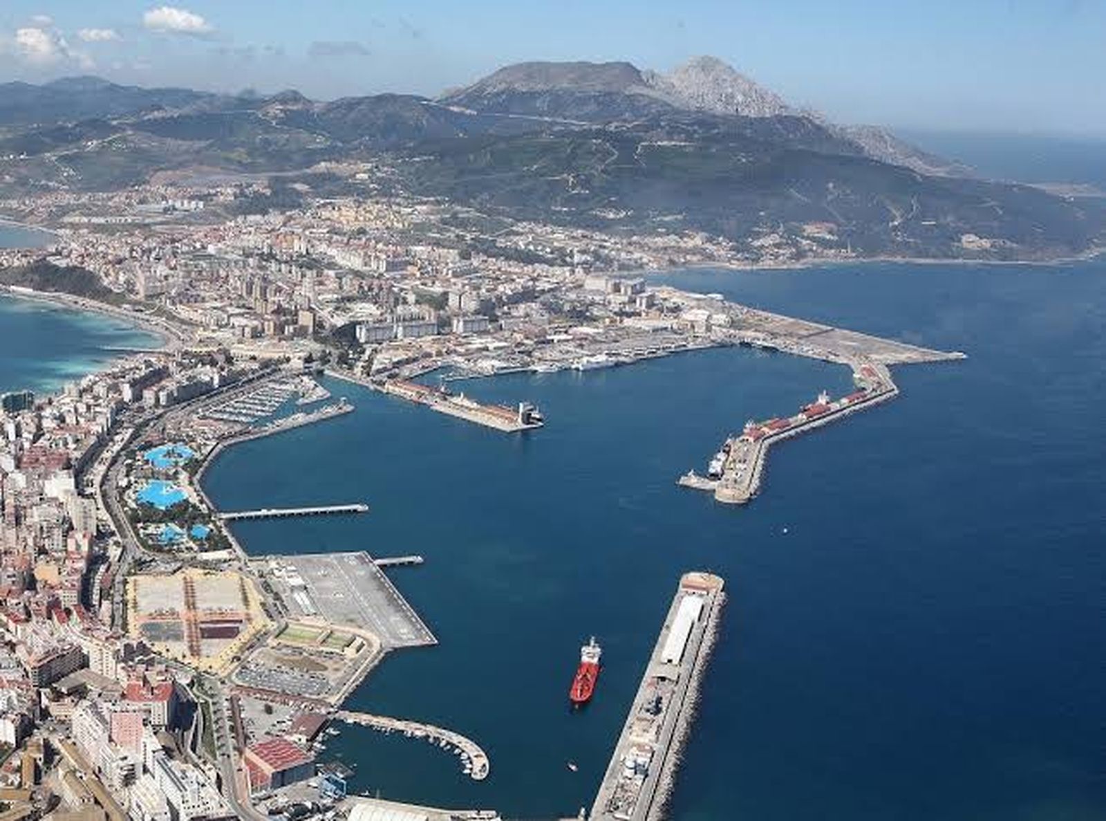 Imagen aérea del Puerto de Ceuta