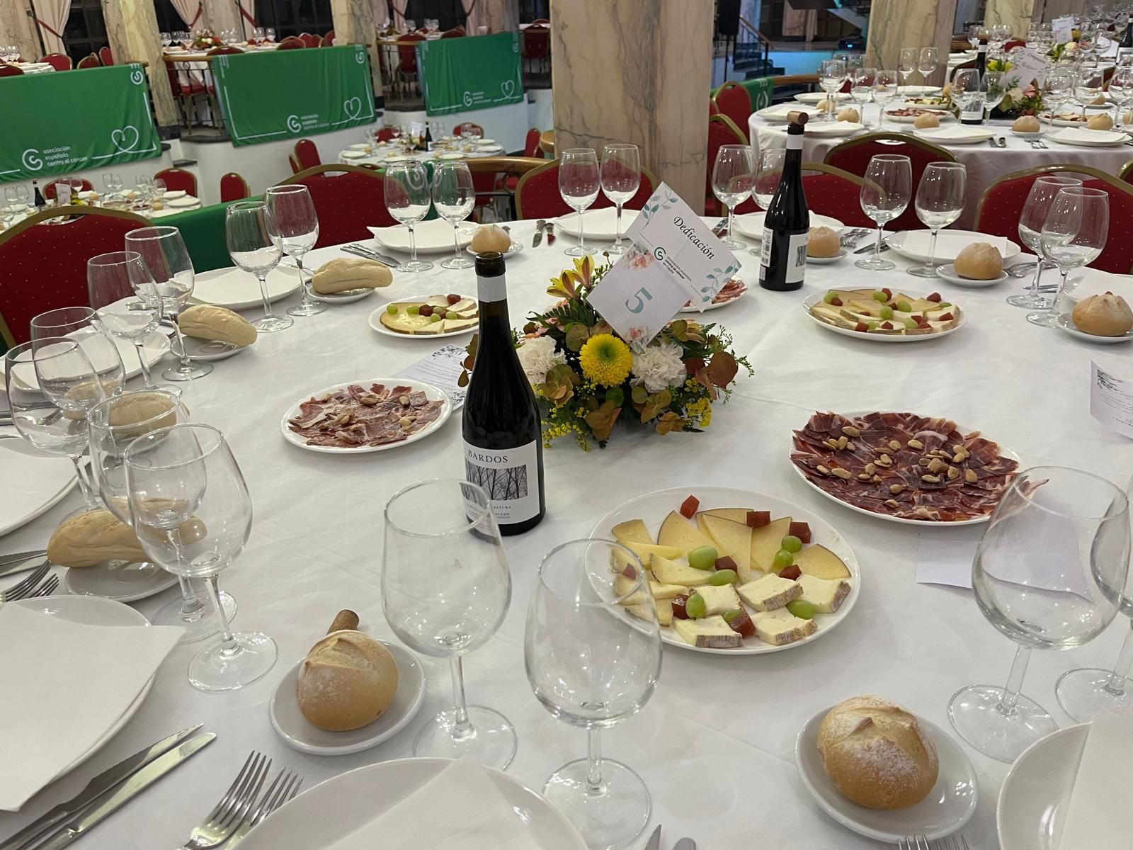 FOGALERÍA | La cena benéfica en Ceuta de la AECC en imágenes