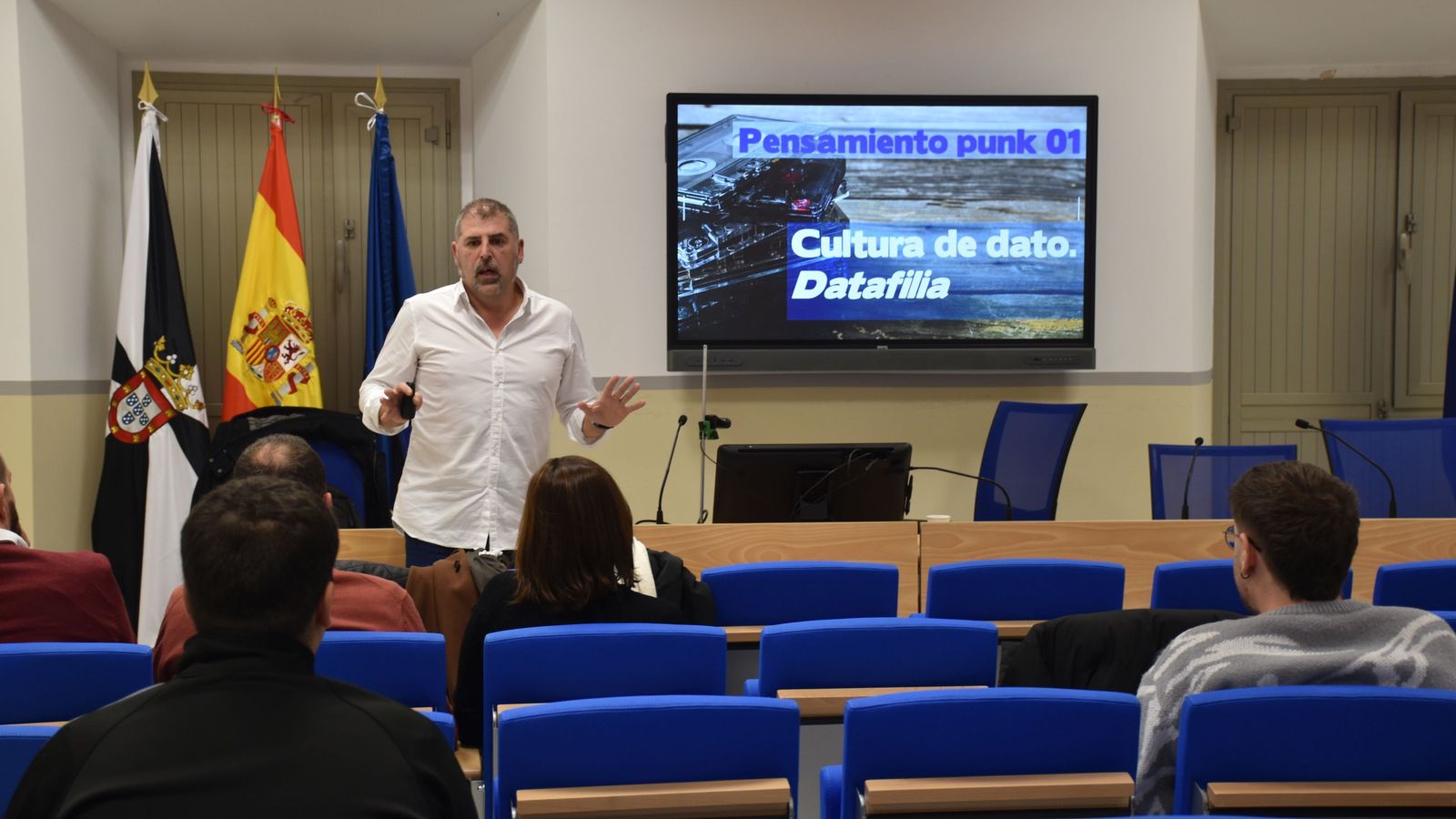 Sergio Tejerina en la última clase del programa Desafío Emprendedor.